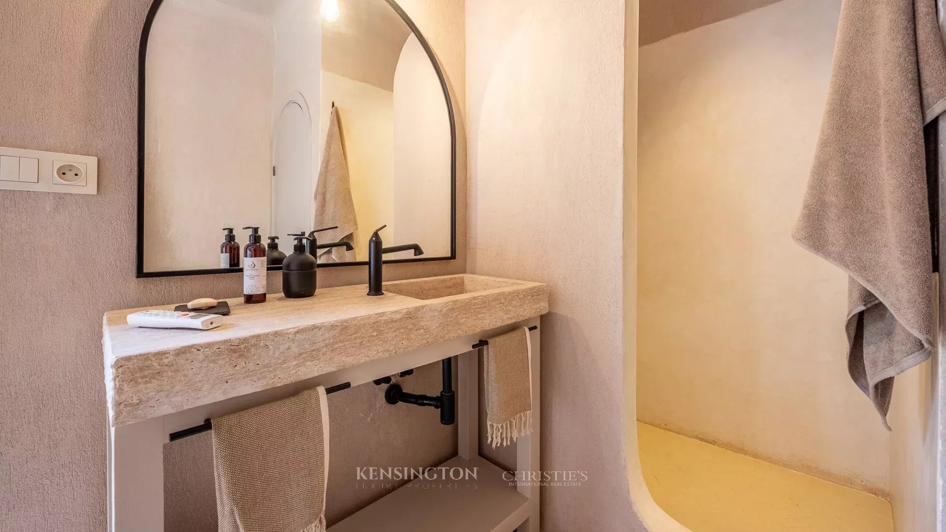 5 Bedroom Villa/Townhouse's Image 21