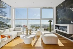 Contemporary villa with panoramic sea view — photo 2 of 7