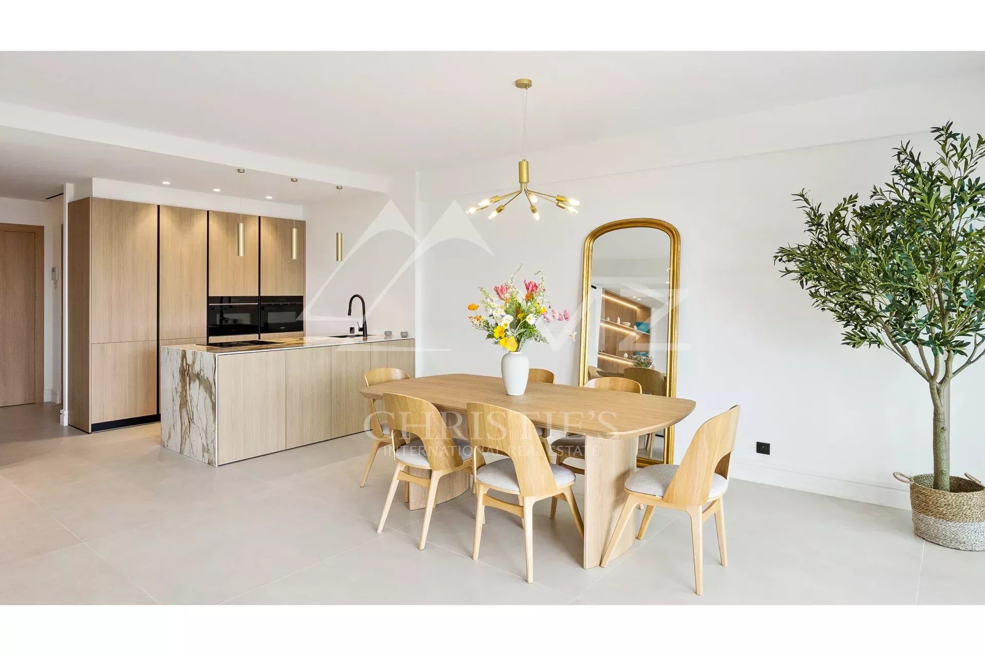 2 Bedroom Apartment/Flat's Image 5