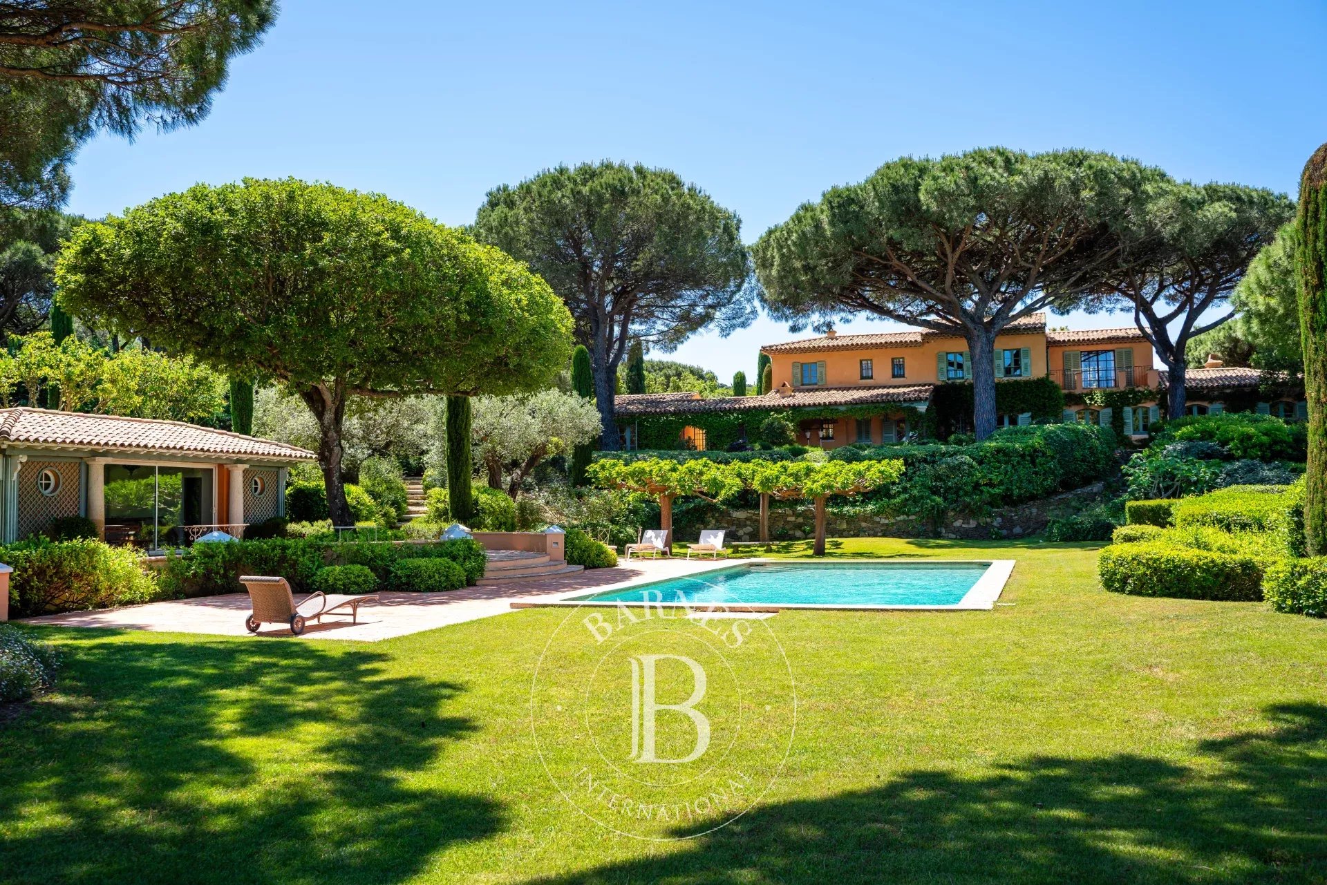 RAMATUELLE - CHARMING PROPERTY WITH 7 BEDROOMS AND SEA VIEW - picture 21 title=