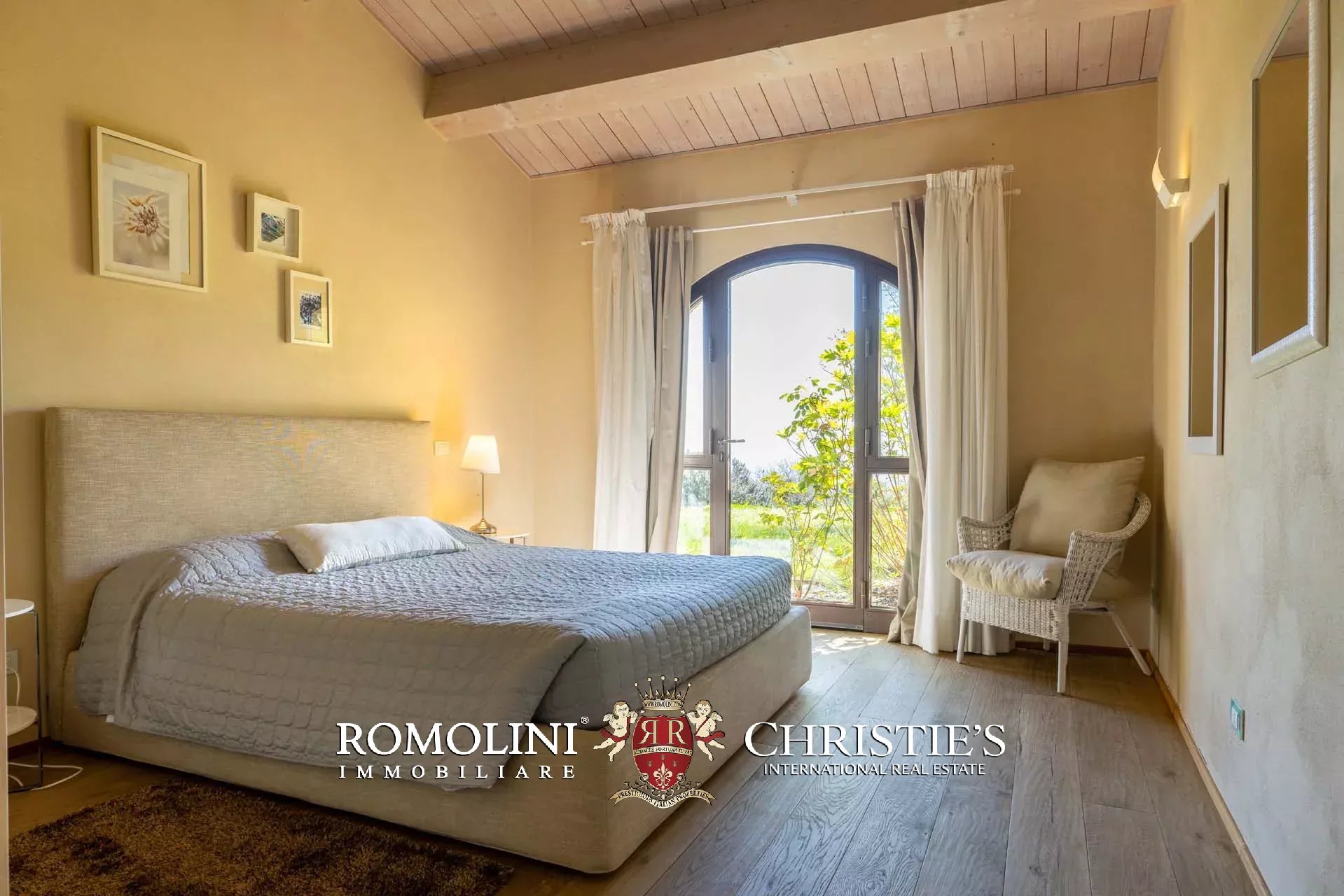 LUXUSANLAGE MIT 19 WOHNUNGEN IN DER TOSKANA, VAL D'ORCIA