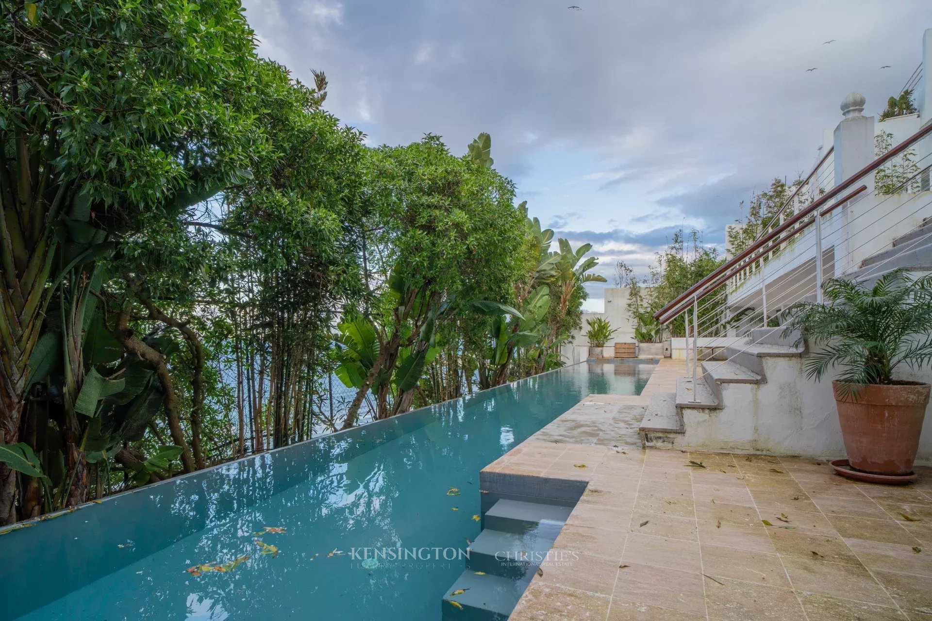 6 Bedroom Villa/Townhouse's Image 45
