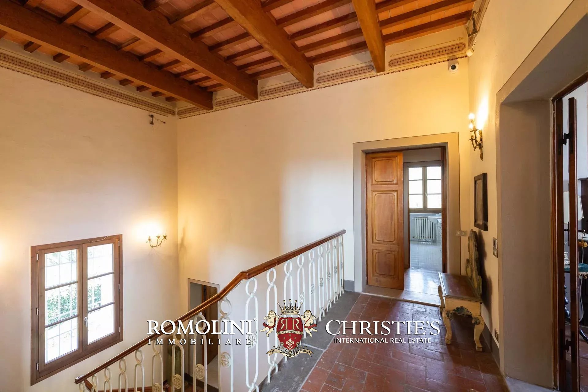 6 Bedroom Villa/Townhouse's Image 23
