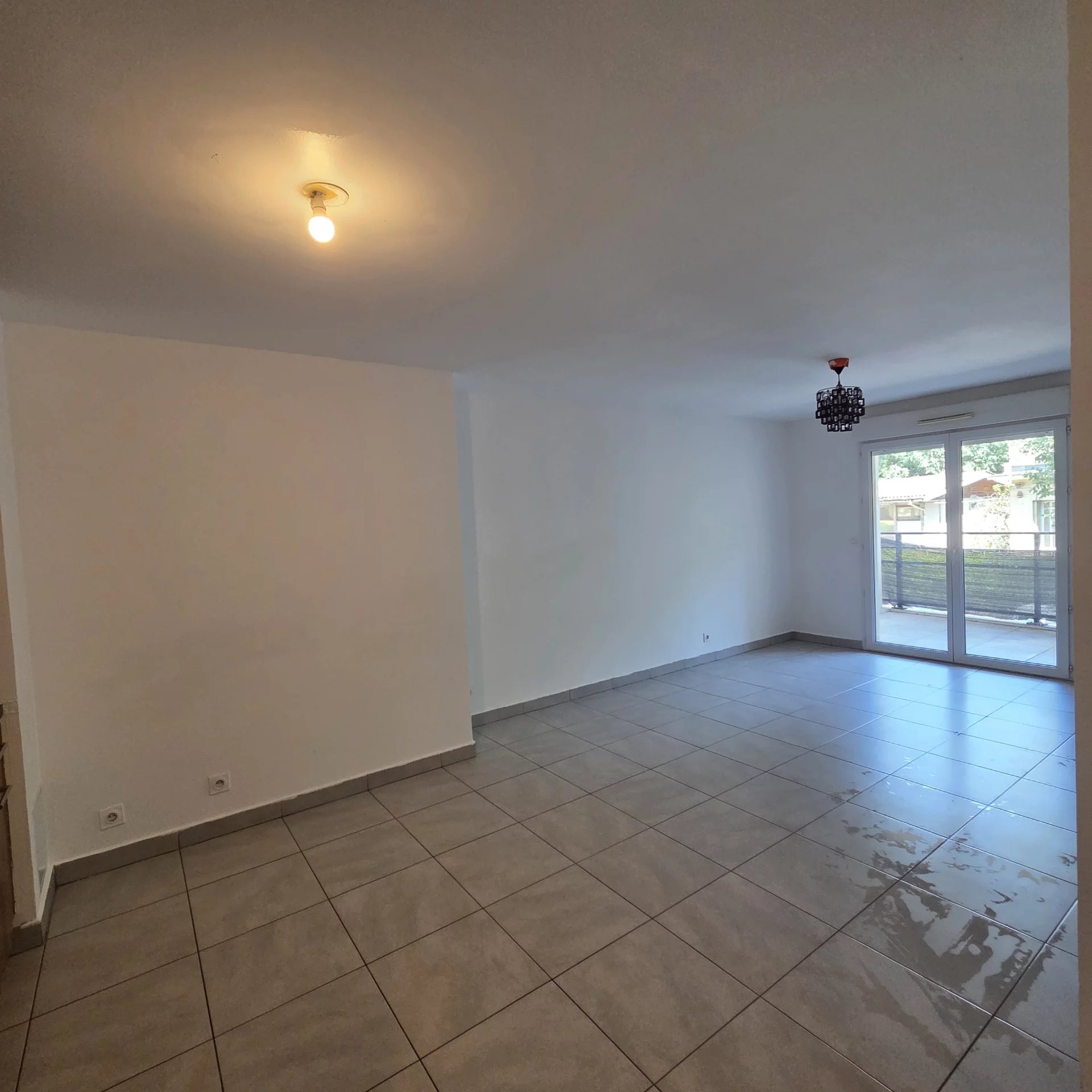 2P BALCON AV CAUVIN NICE