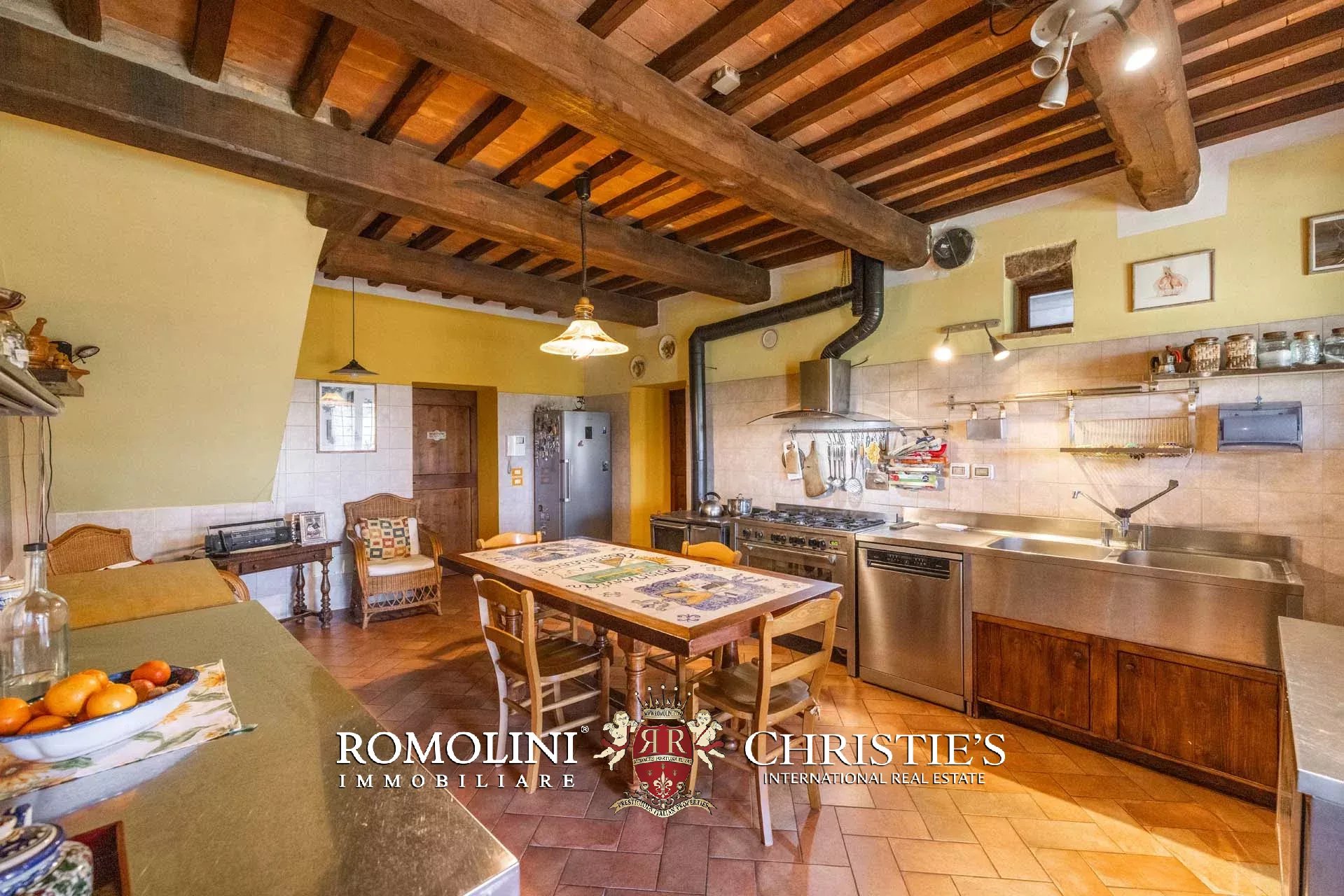 6 Bedroom Villa/Townhouse's Image 31
