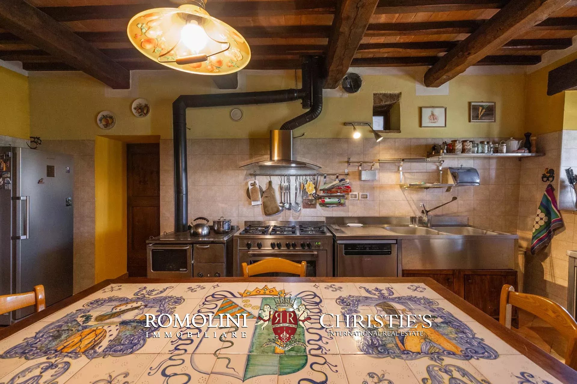 6 Bedroom Villa/Townhouse's Image 32