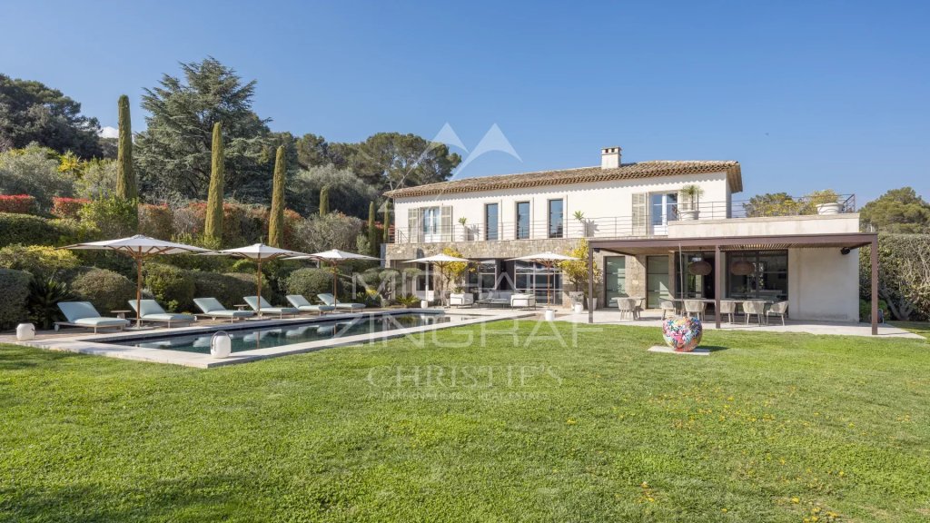 Villa for sale in Mougins — Mougins - Property in a secured domain