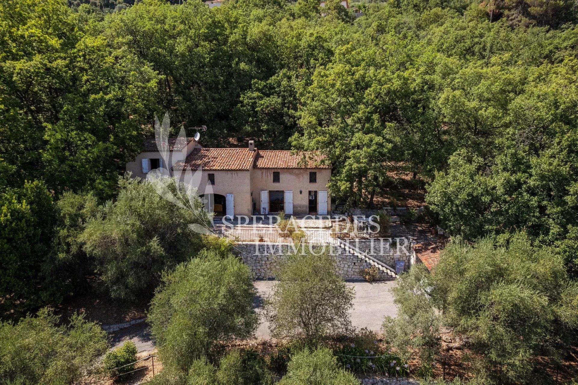 Spéracèdes - Maison vue mer et son grand terrain
