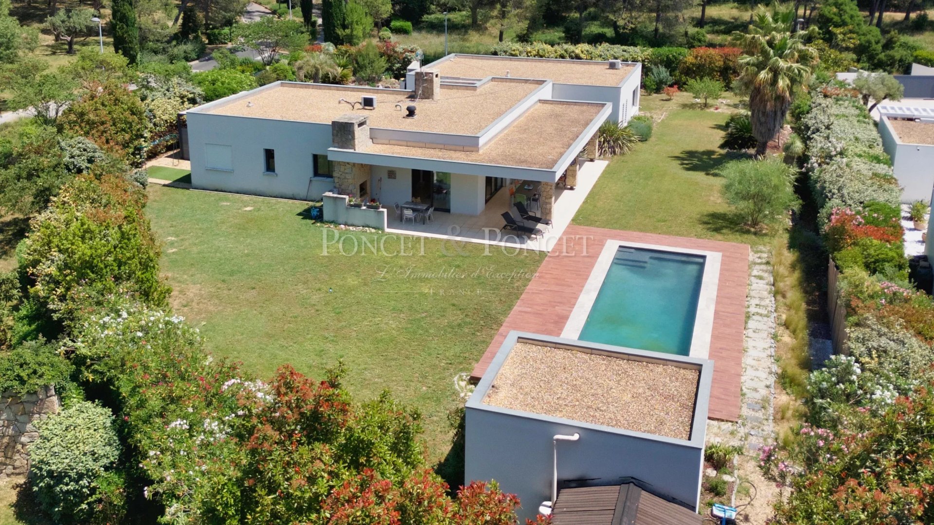 4 Bedroom Villa/Townhouse's Image 11