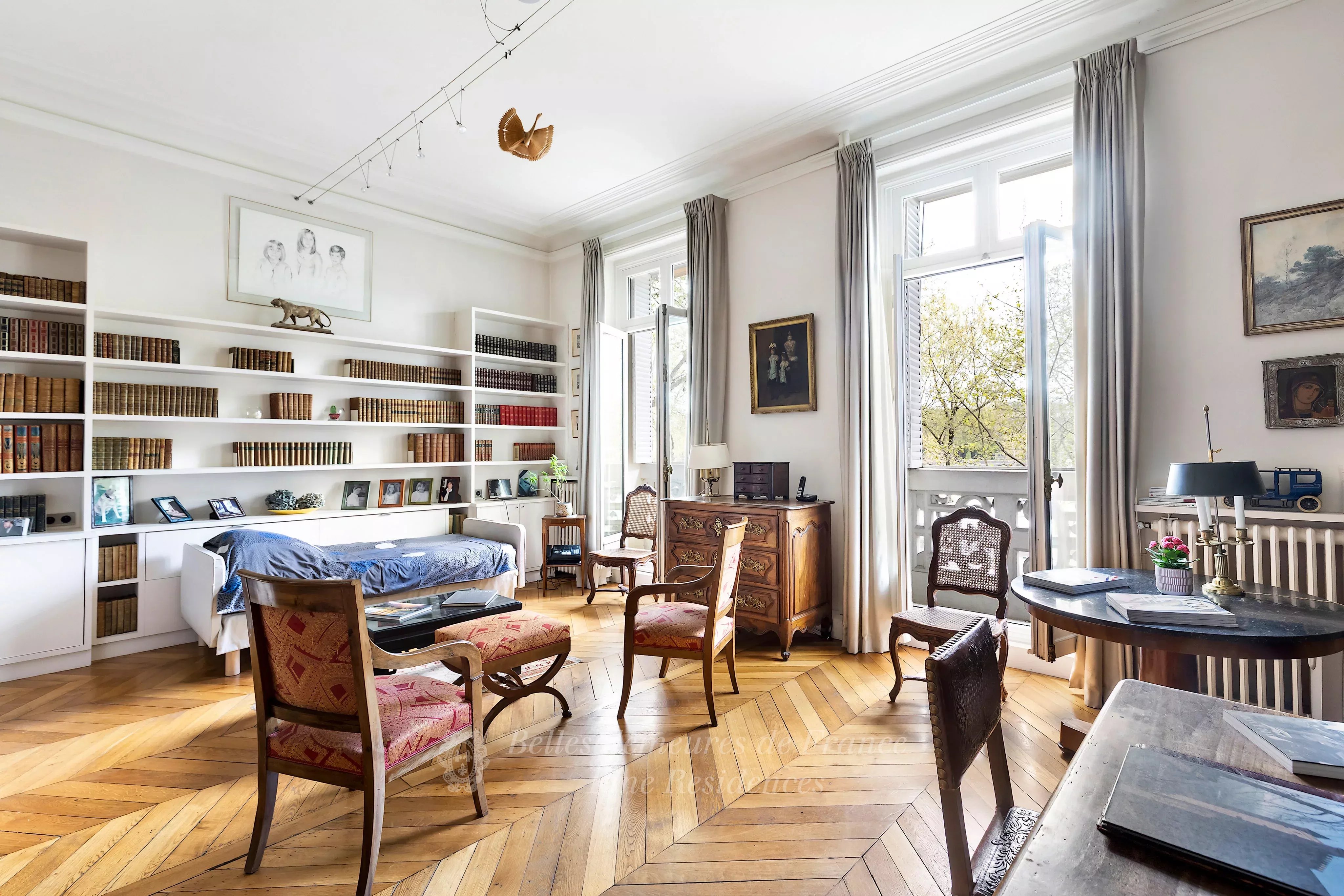 Sale Apartment Paris 16th