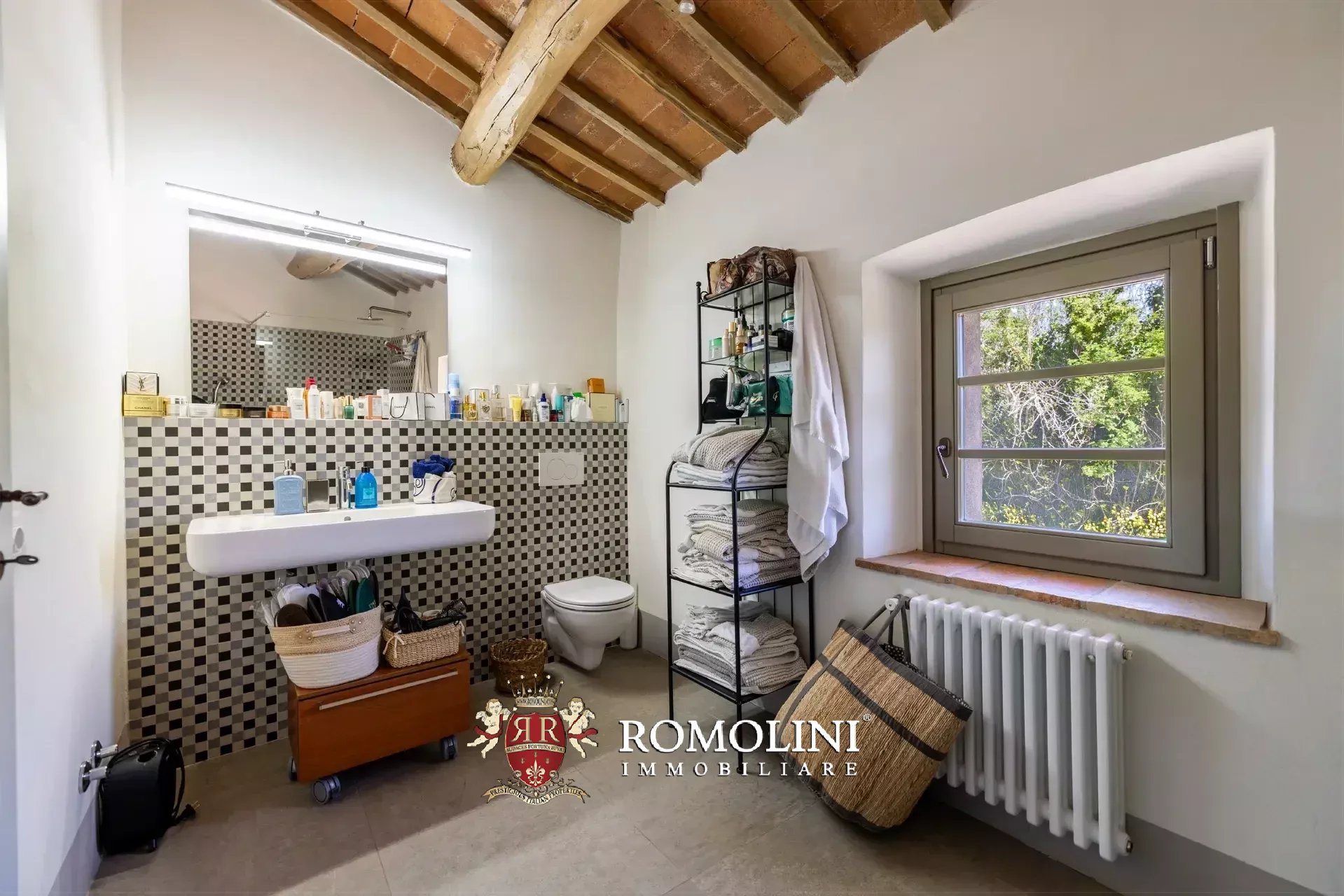 6 Bedroom Villa/Townhouse's Image 123