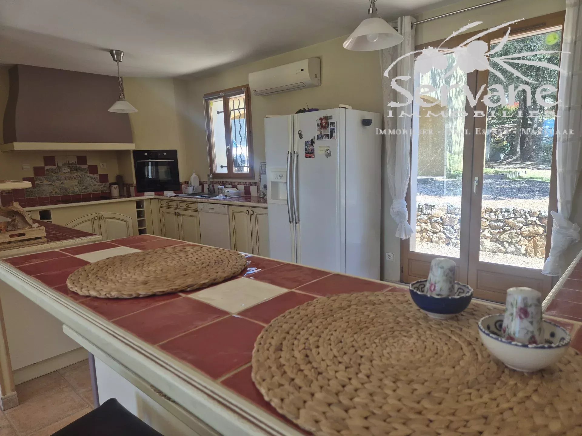 TAVERNES NICE 5 BEDROOMS VILLA IN A PEACEFULL ENVIRONMENT