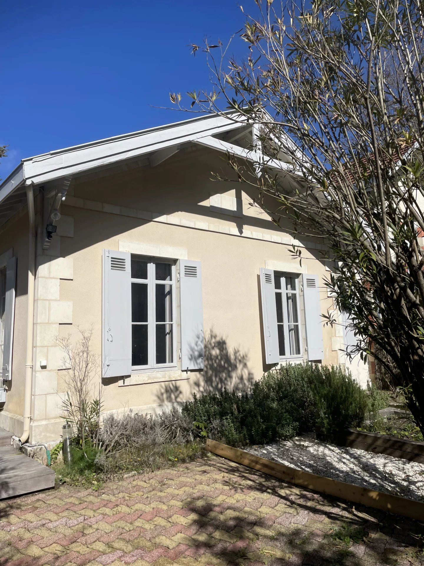AU COEUR DU QUARTIER RECHERCHE DE PEREIRE