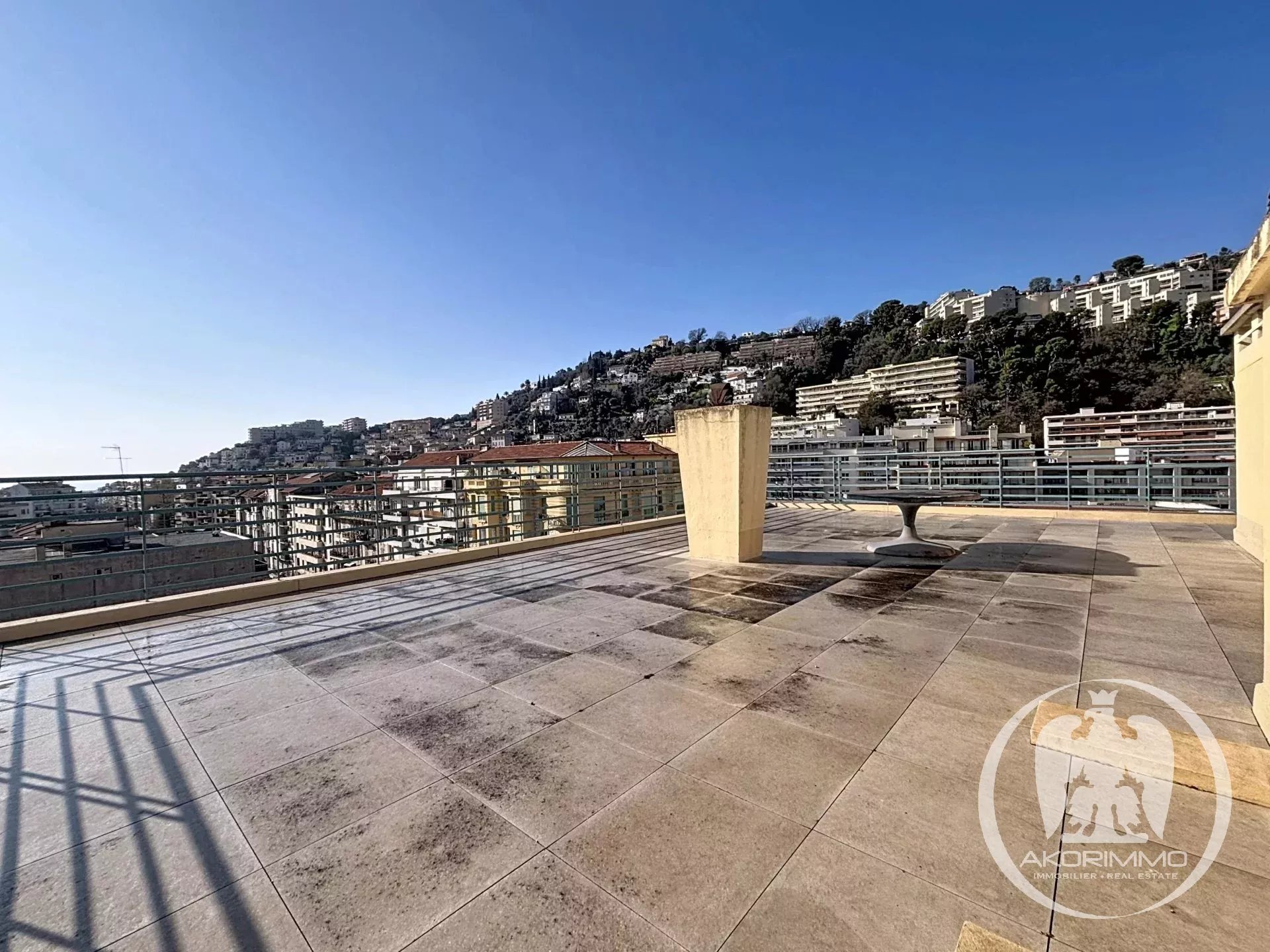 Apartment  - 5 rooms  - 162.0 m² -