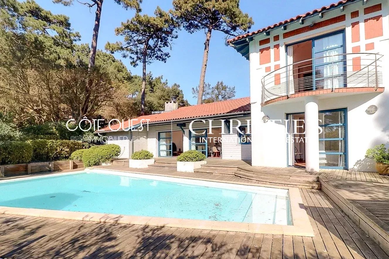 5 Bedroom Villa/Townhouse's Image 13