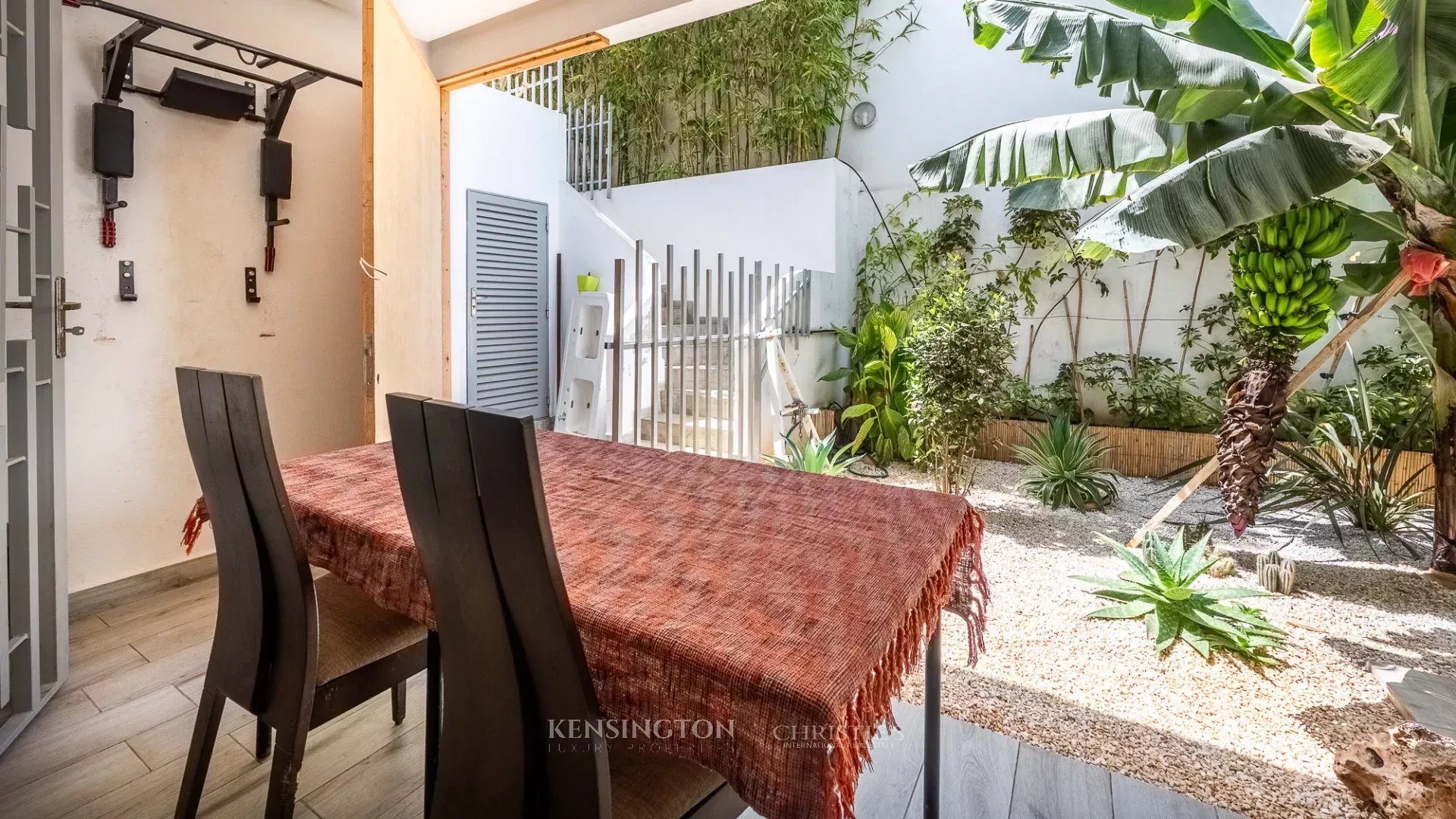 3 Bedroom Villa/Townhouse's Image 21