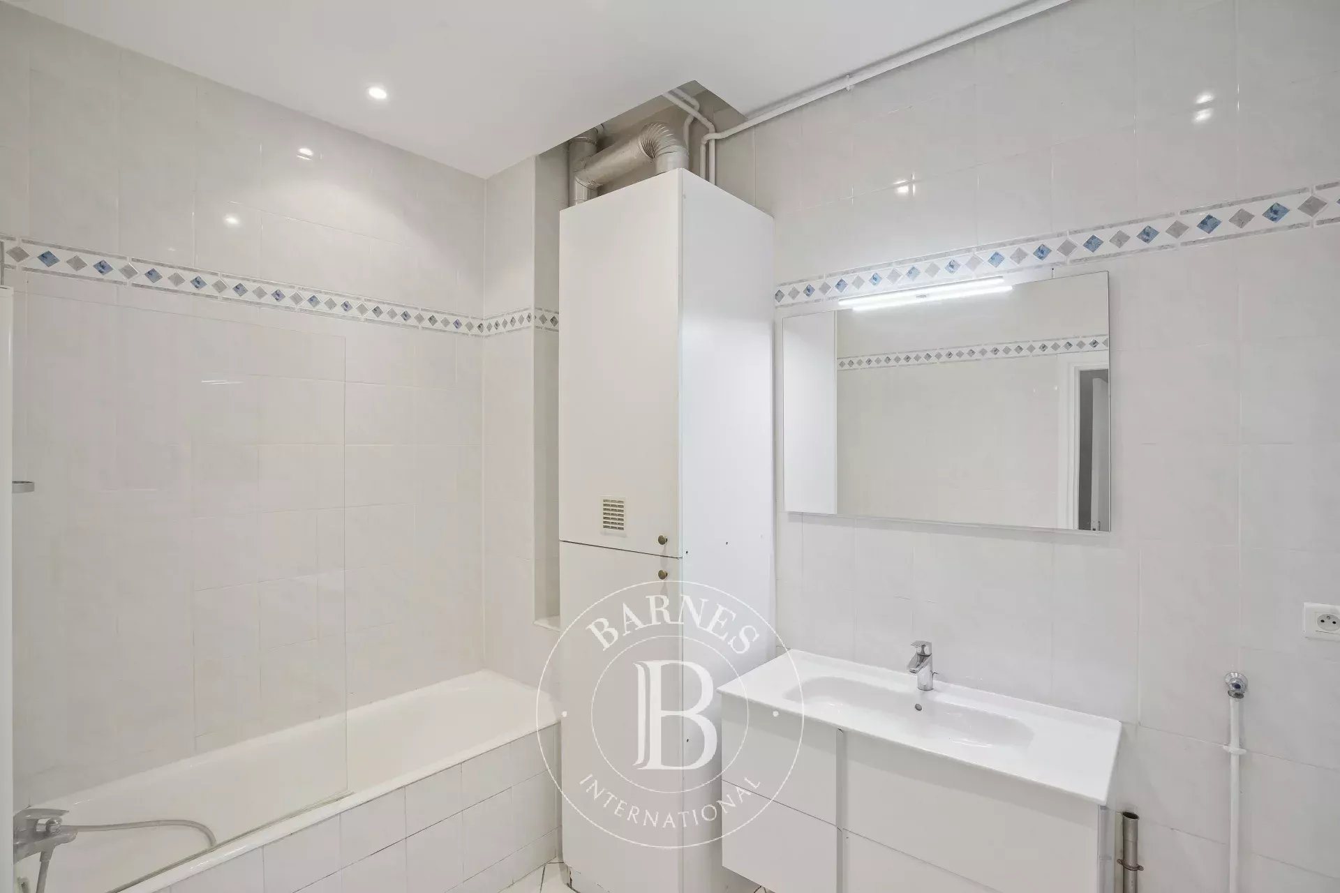 Paris  - Apartment 2 Bedrooms - picture 12
