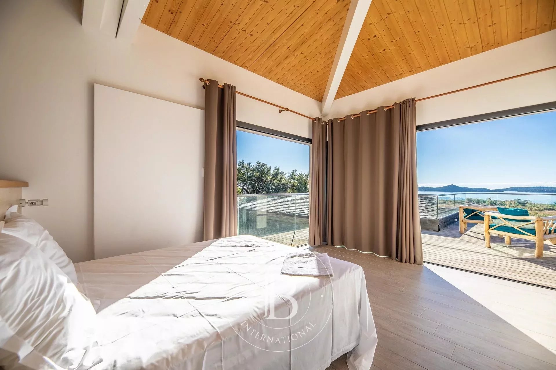 Sainte-Lucie-de-Porto-Vecchio  - Villa  - picture 13
