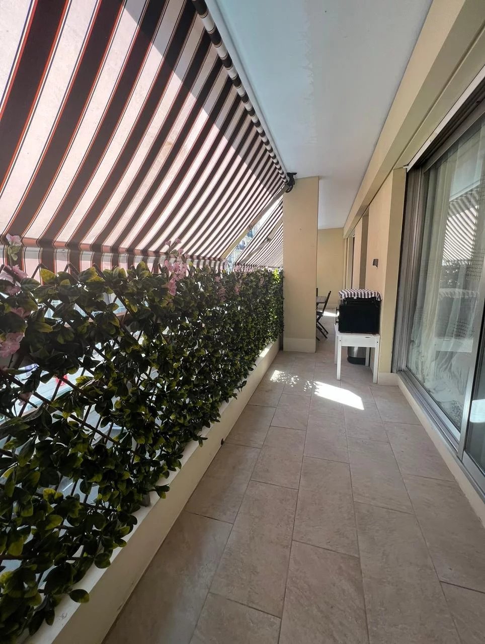Agence immobilière de JOHN ROYCE