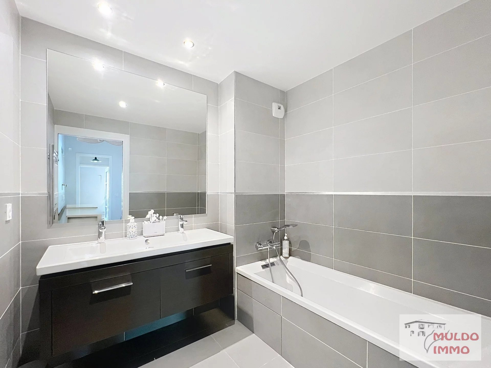 Sale Apartment Lyon 8ème