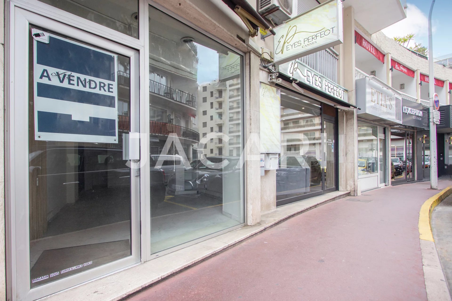 Agence immobilière de 