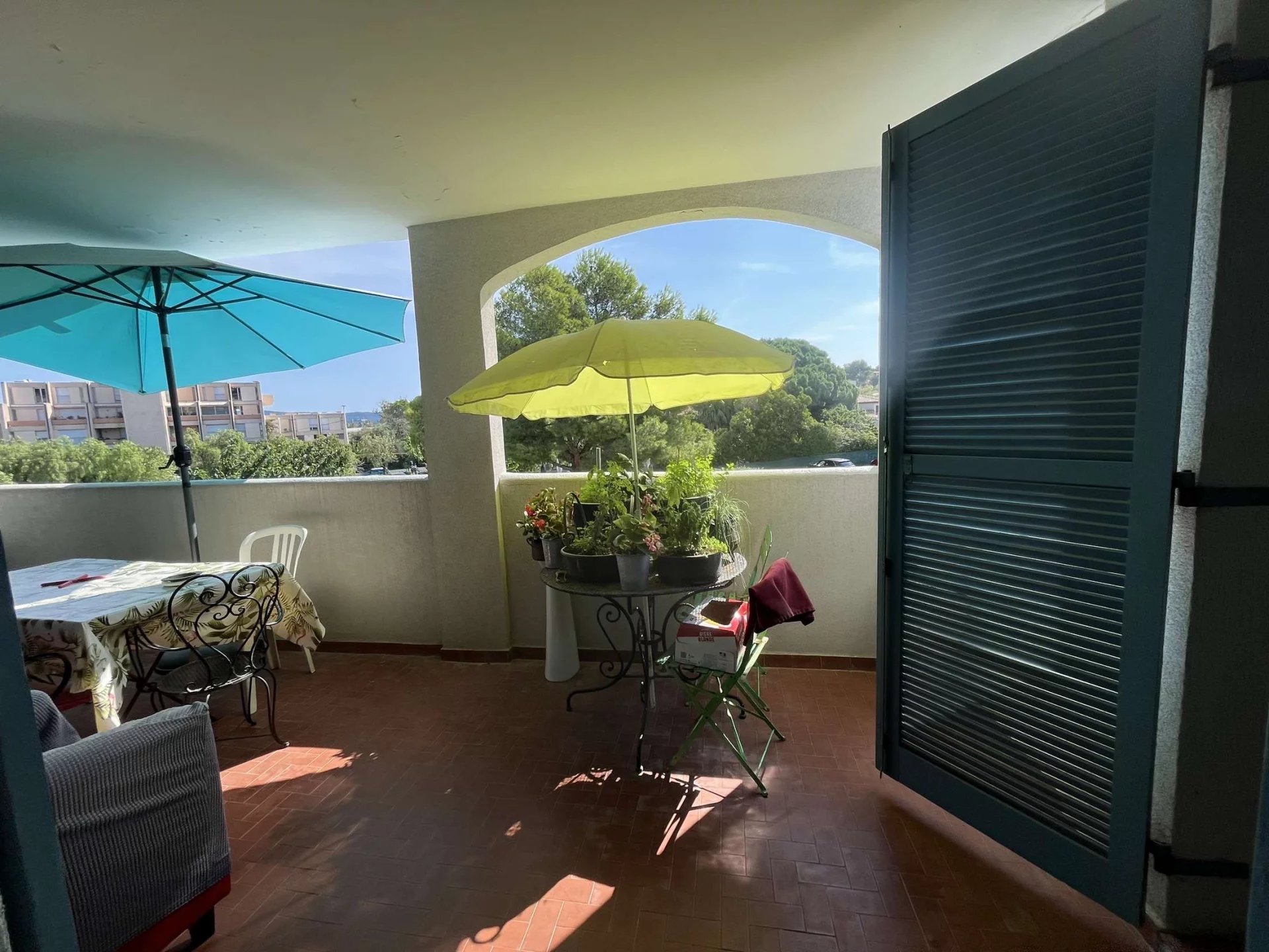 CAVALAIRE 2 BEDROOMS APPARTMENT