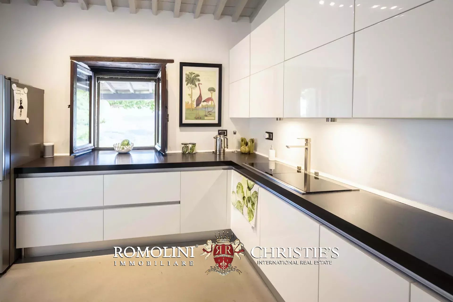 6 Bedroom Villa/Townhouse's Image 29