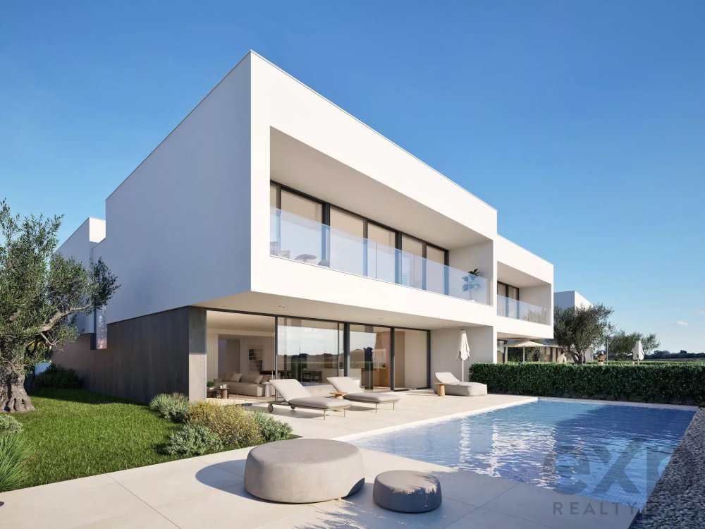 Modern Villa in Lagos with 4 Bedrooms and Magnificent Pool