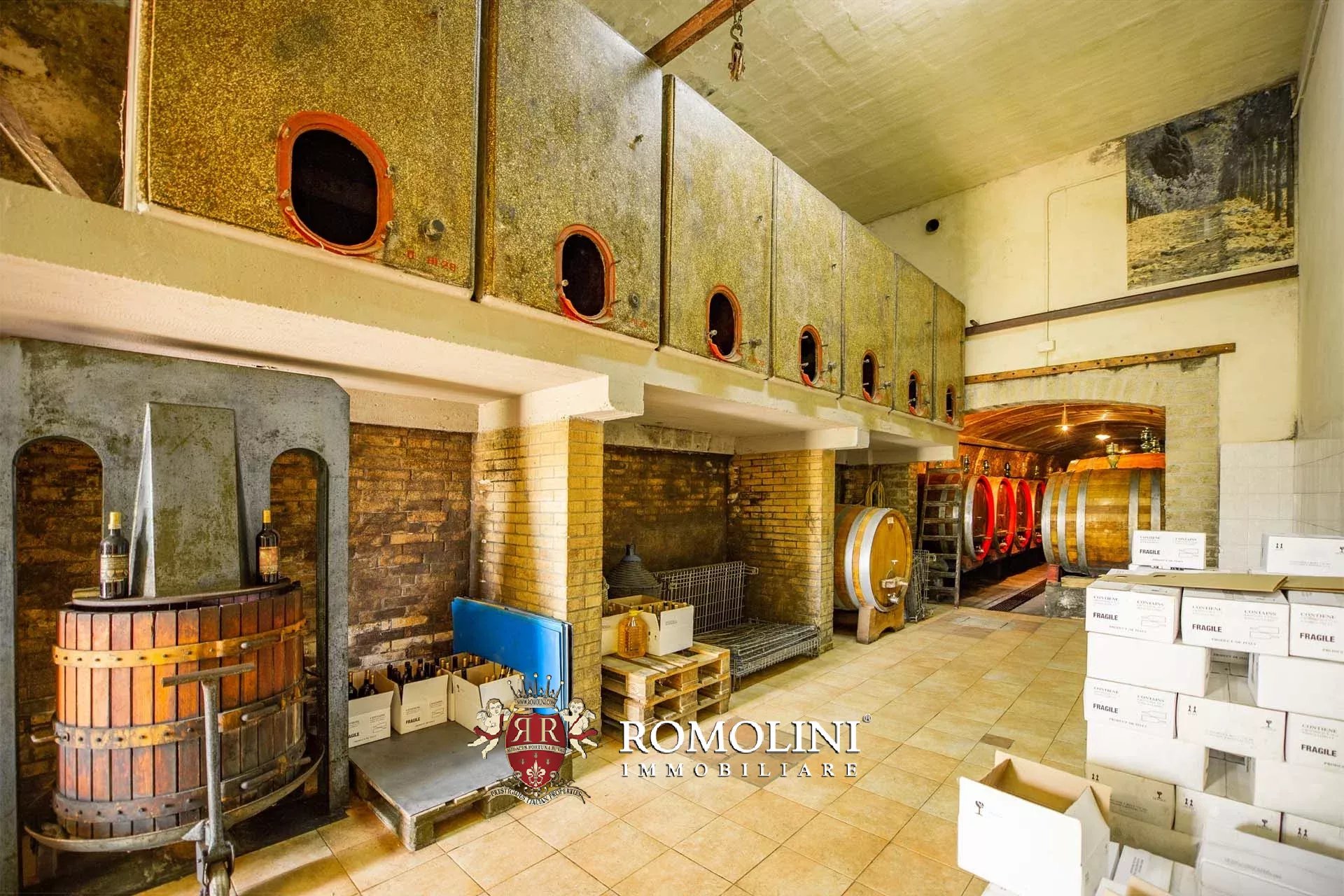2 Bedroom Vineyard's Image 21