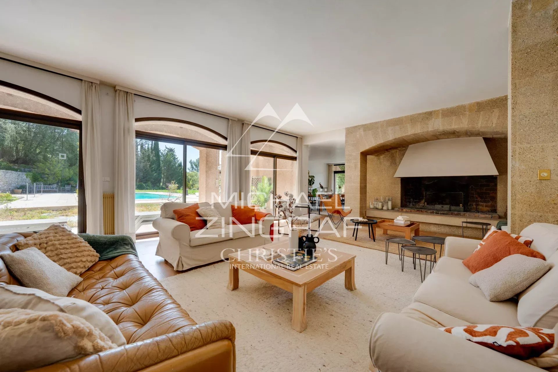 6 Bedroom Villa/Townhouse's Image 4