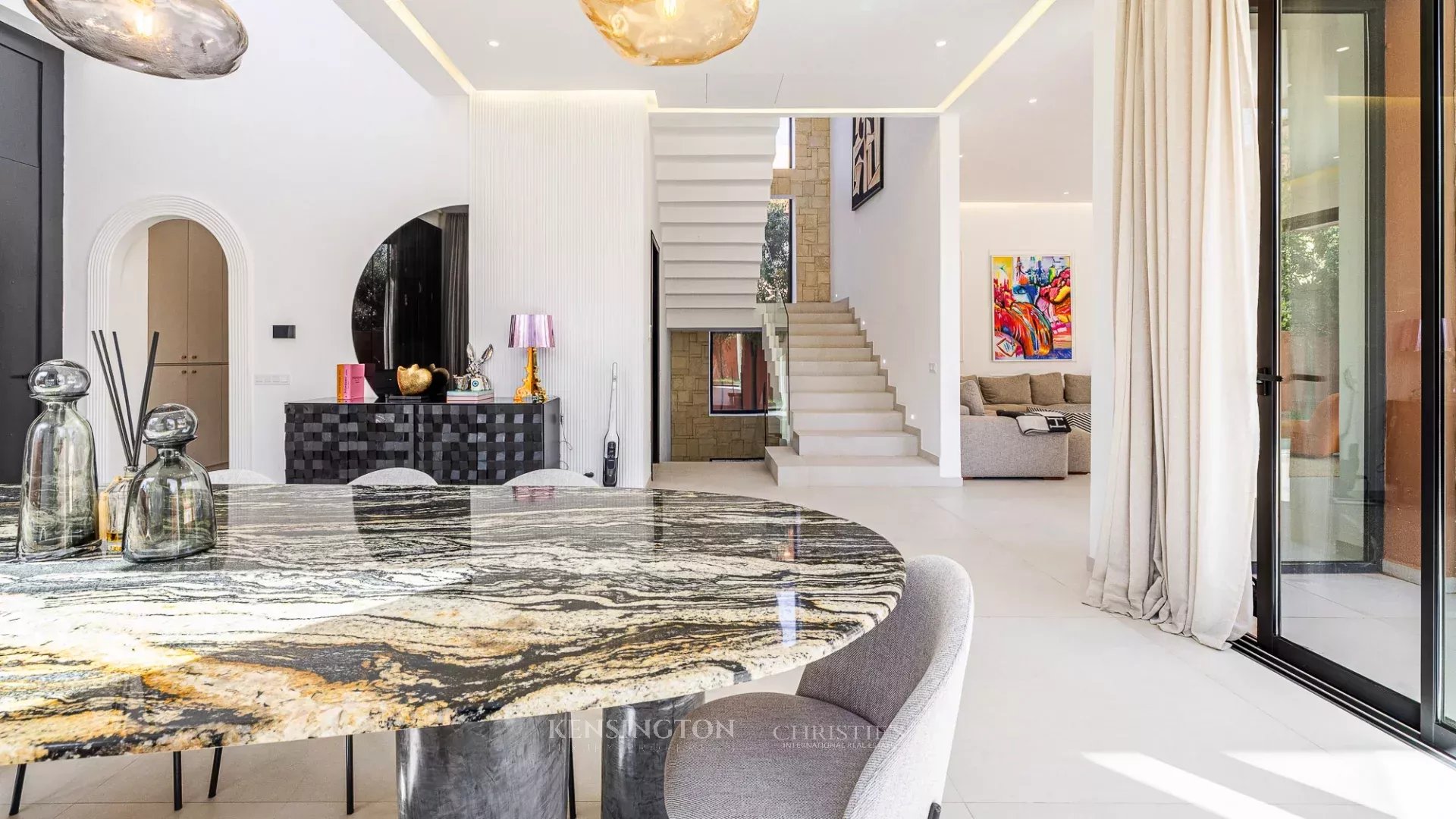 5 Bedroom Villa/Townhouse's Image 4