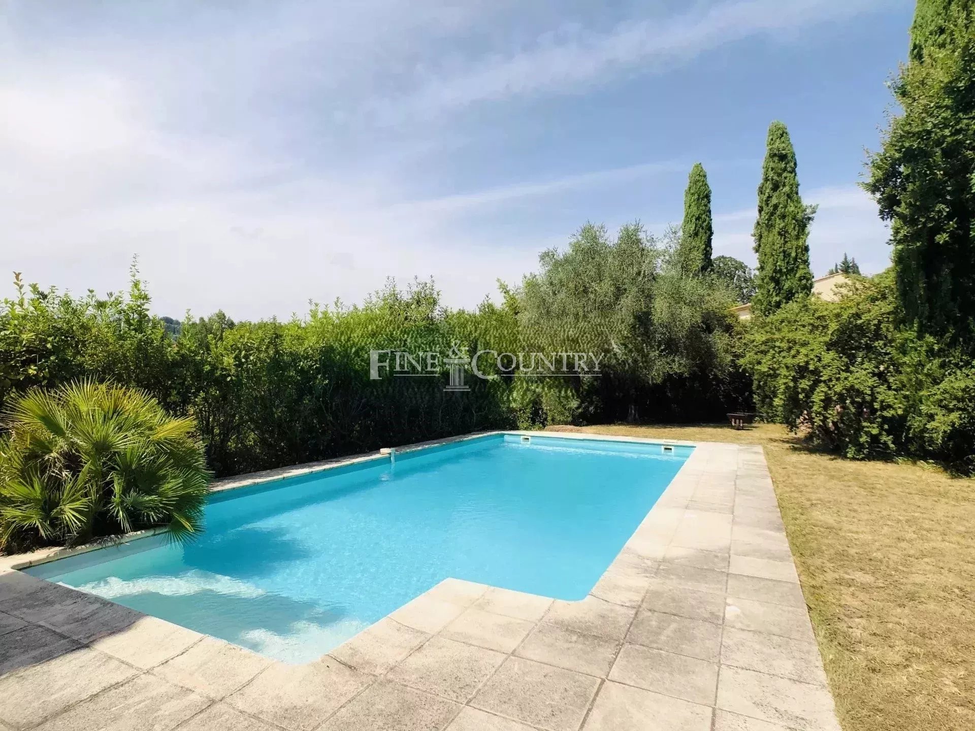 Photo of Villa For Sale in Montauroux for renovation