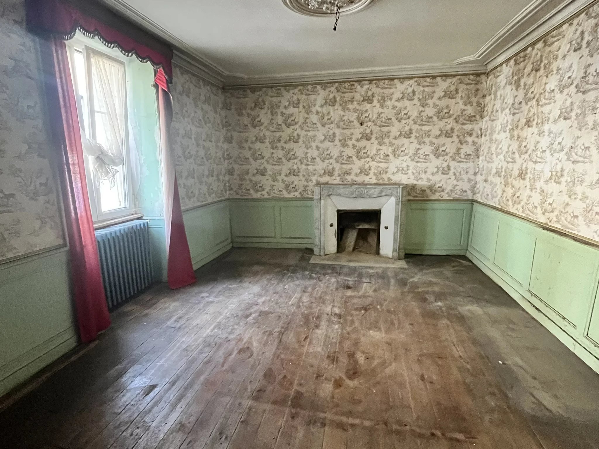 Studio à rénover – Fort potentiel – Centre de Plouër-sur-Rance