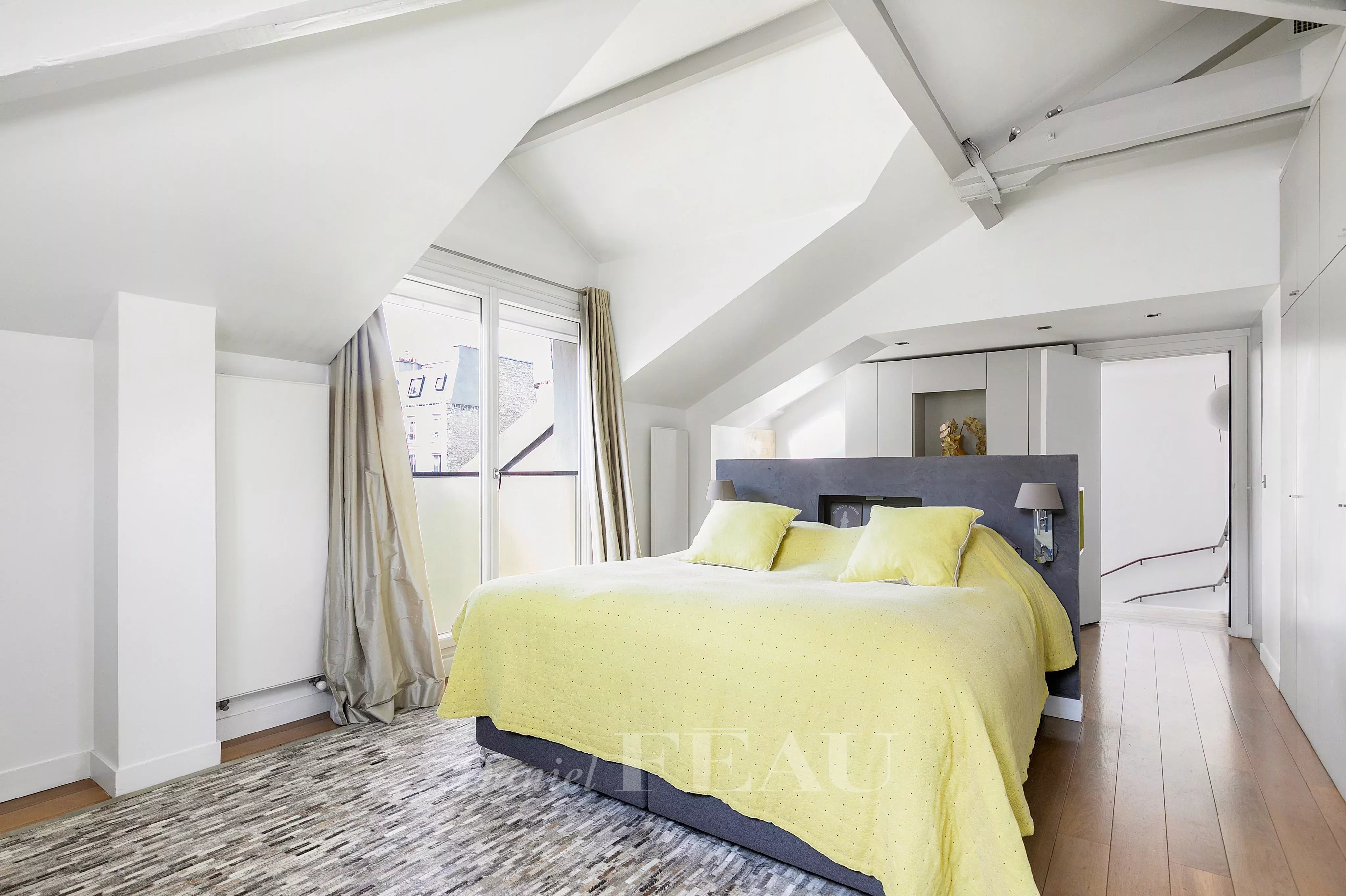 Sale Apartment Paris 17th