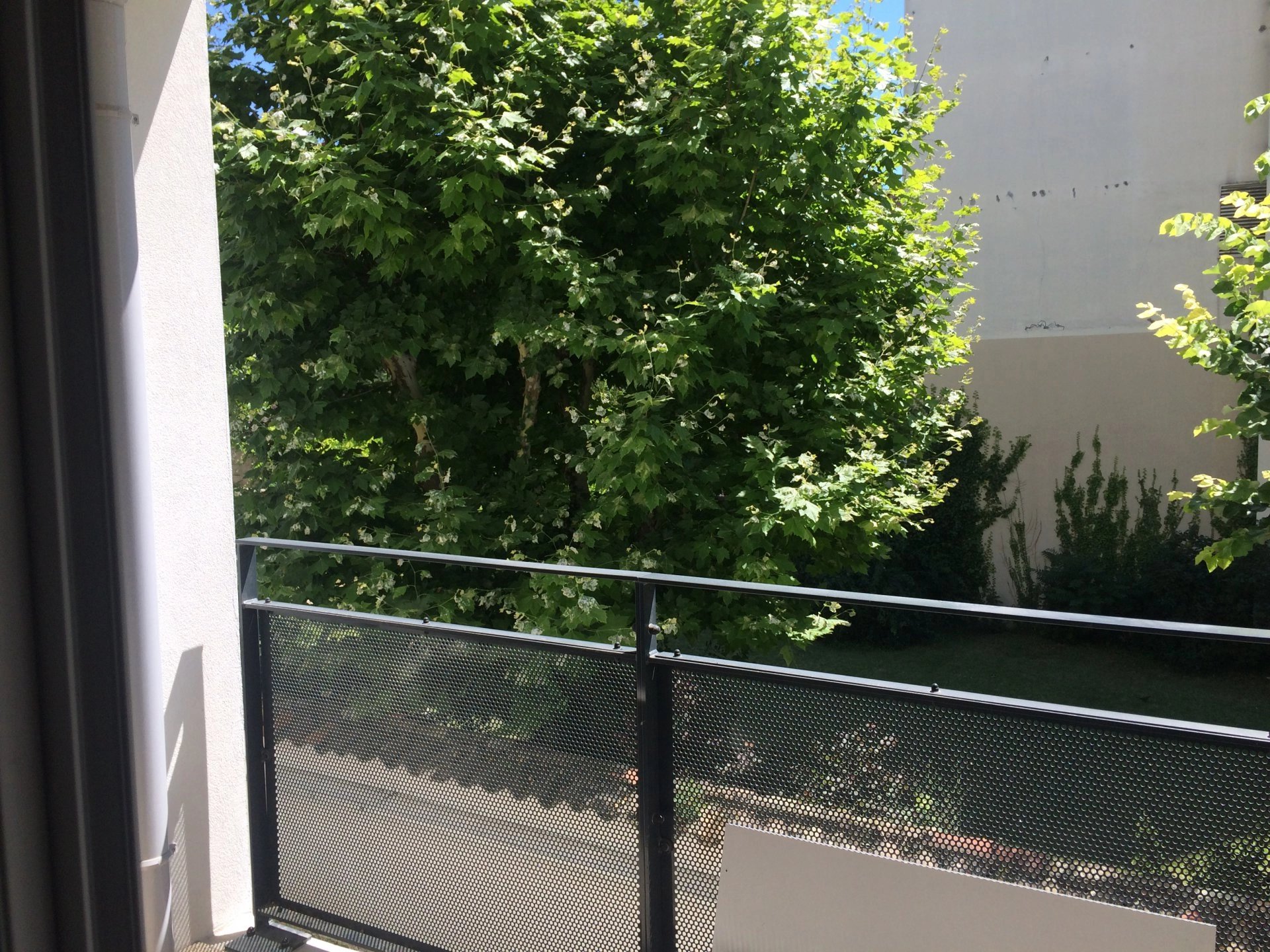 496329 Location Villeurbanne