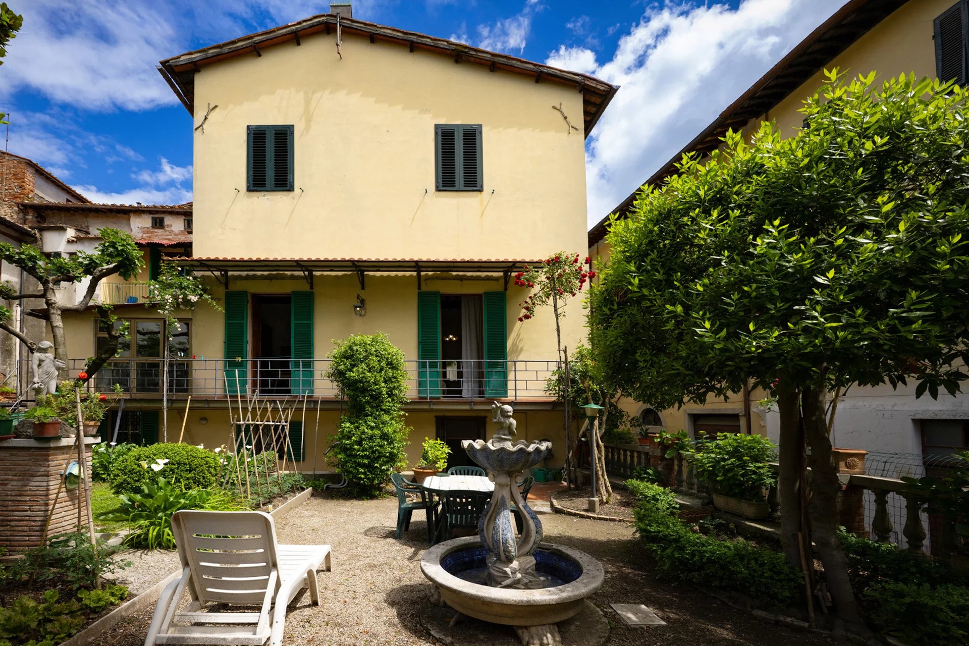  APPARTAMENTO CON GIARDINO IN VENDITA NEL CENTRO STORICO DI SANSEPOLCRO