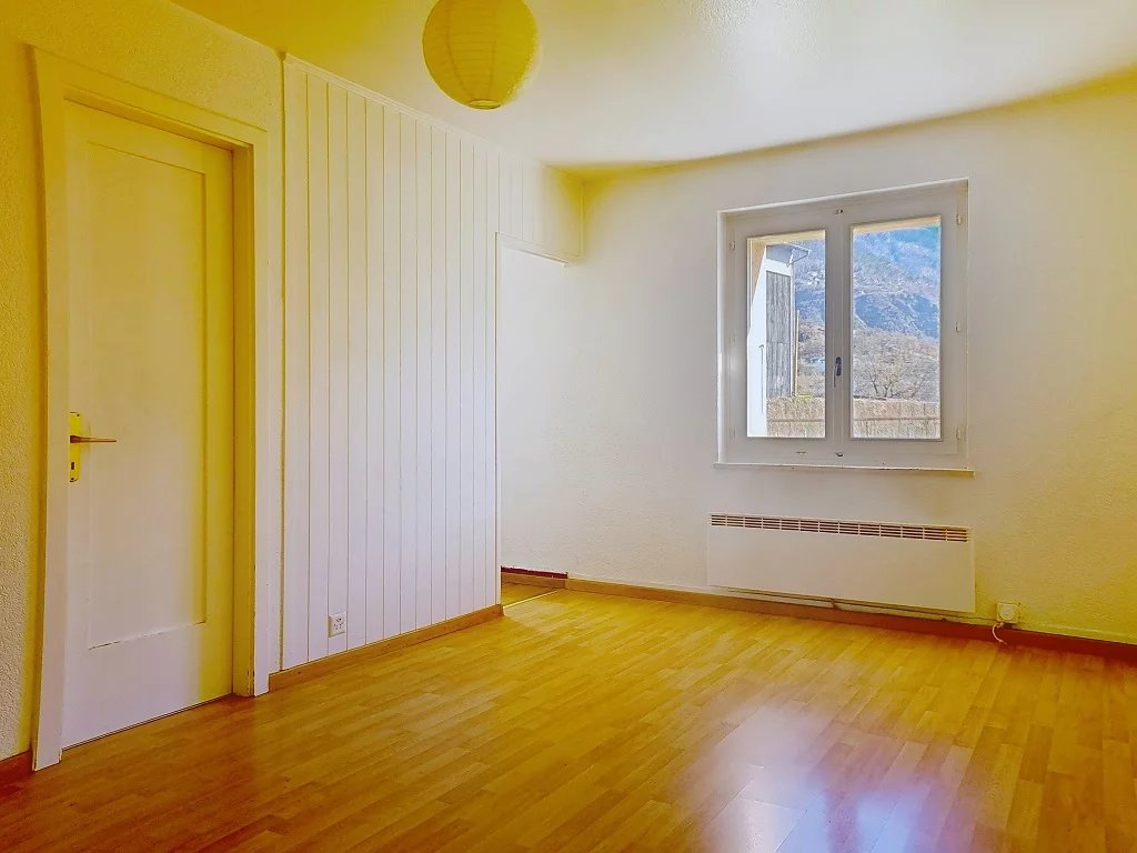 4 pièces au centre de Sierre, à proximité de la gare - Photo 3