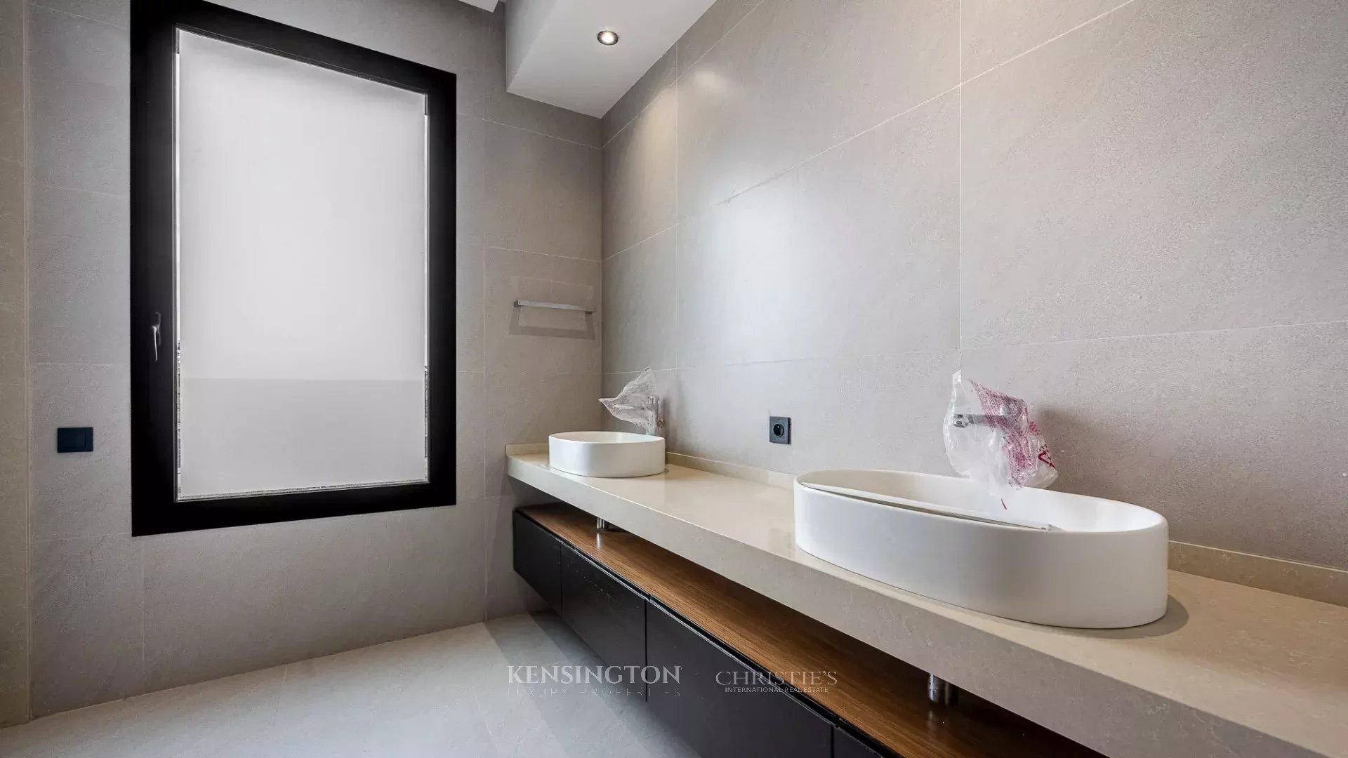5 Bedroom Villa/Townhouse's Image 20