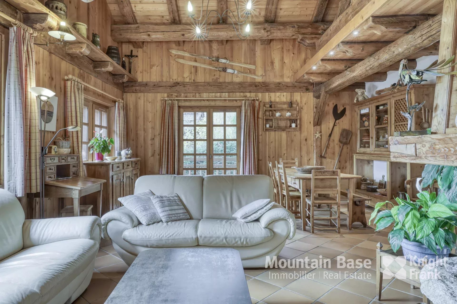 Photo of A beautiful, traditional 4-bedroom family chalet in Jaillet, Megève