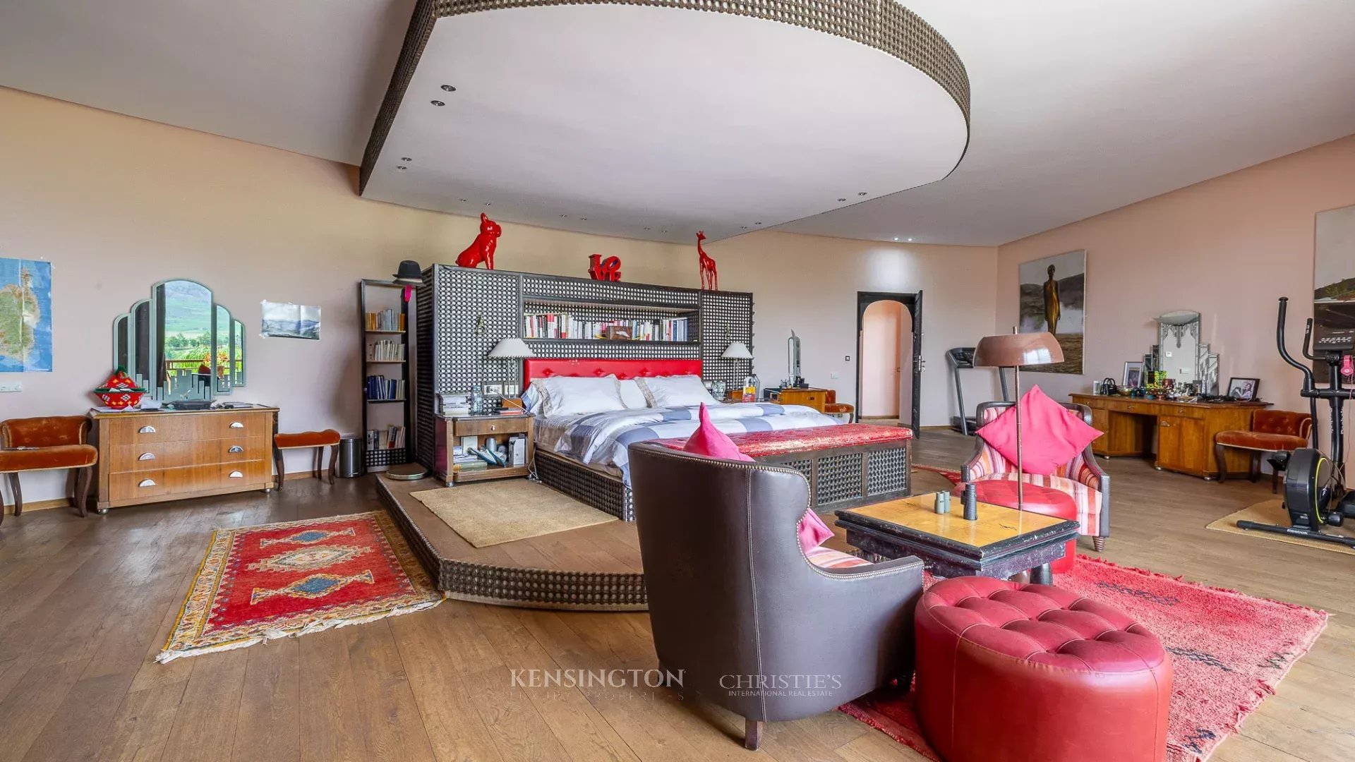 9 Bedroom Villa/Townhouse's Image 60