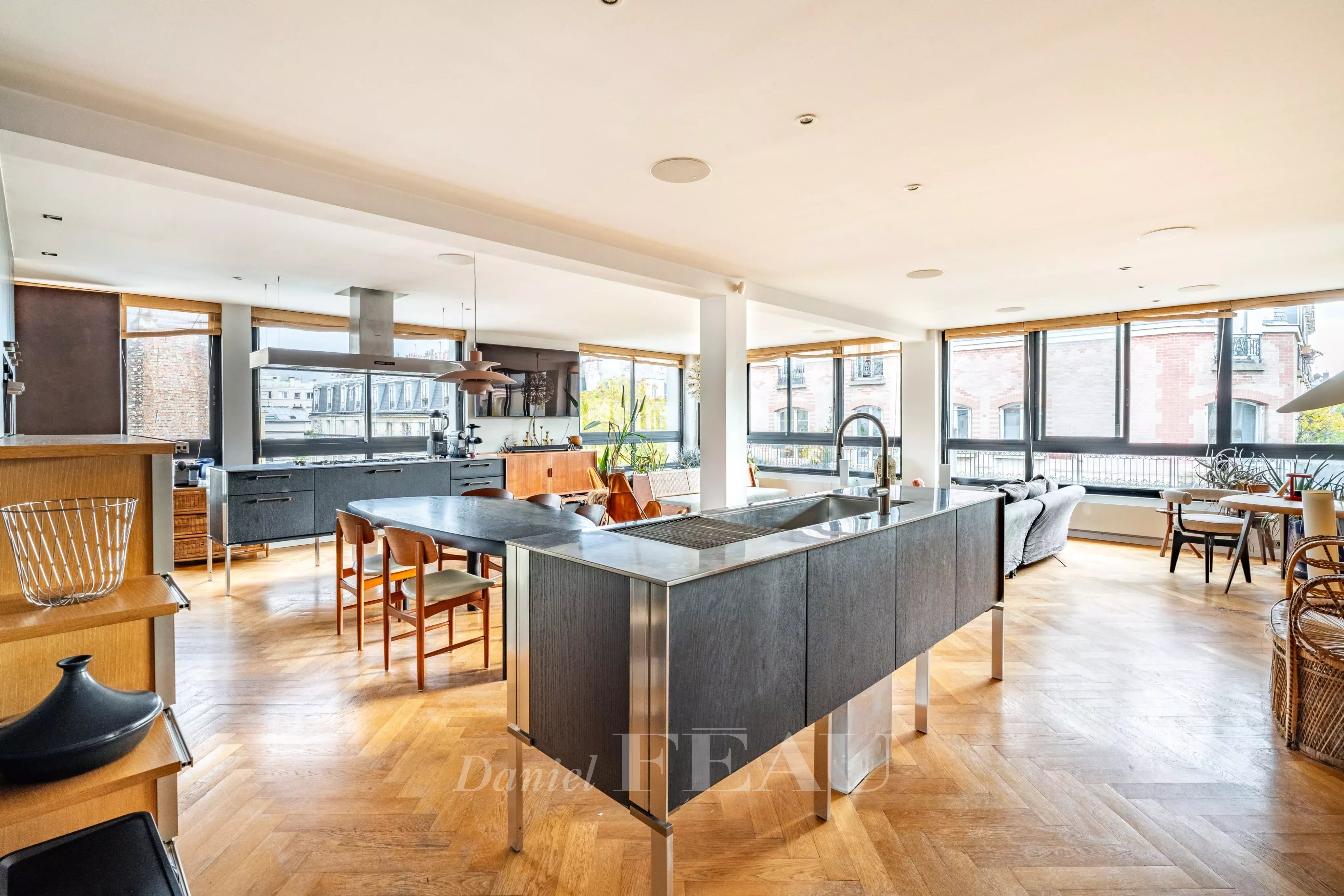 Paris 14th District – A 2-bed apartment with a roof terrace