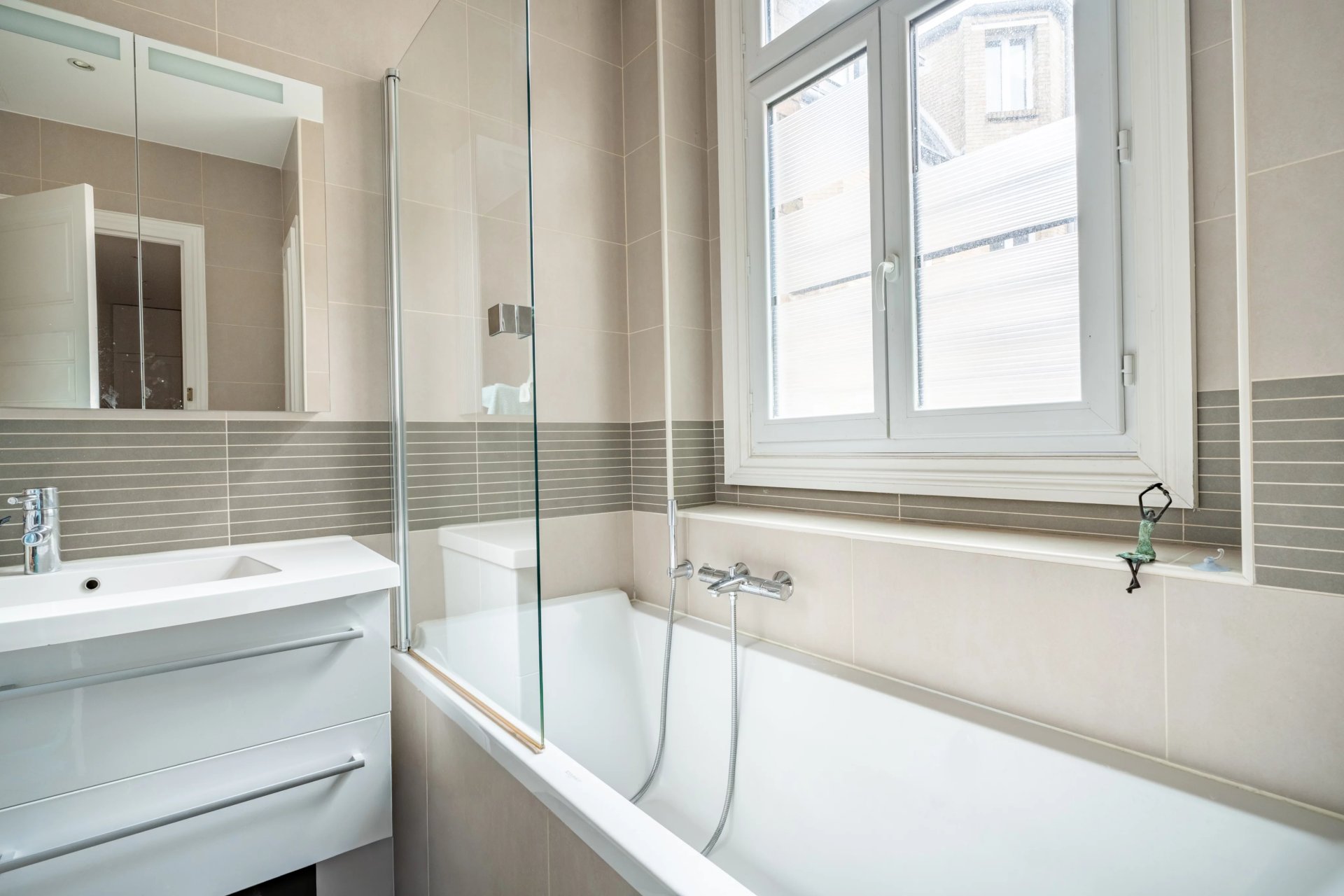 2 Bedroom Apartment/Flat's Image 3