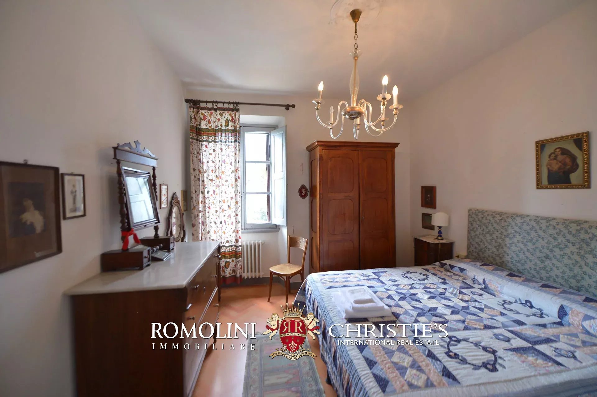 17 Bedroom Vineyard's Image 76