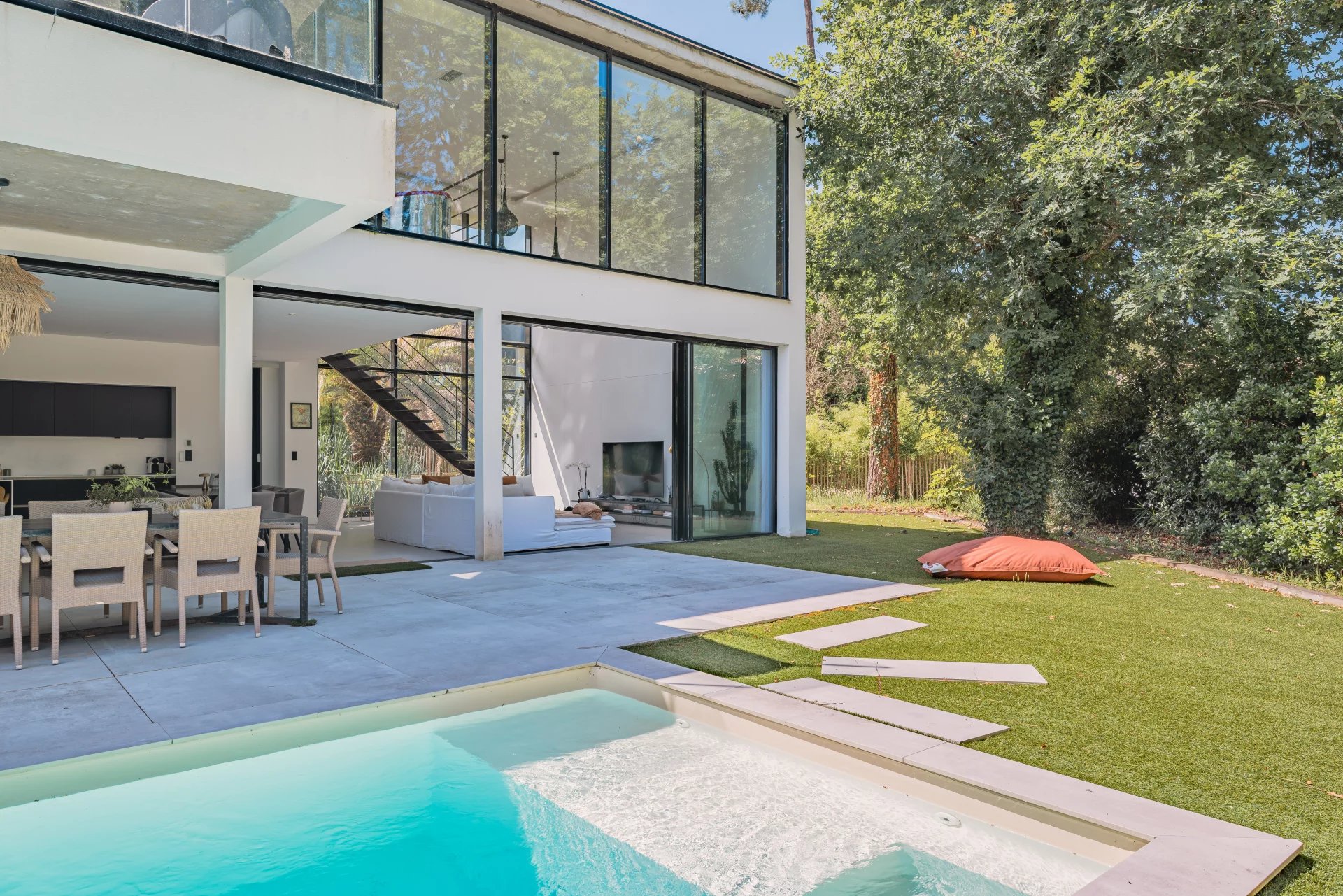 LISIÈRE DU GOLF D'ARCACHON - VILLA CONTEMPORAINE AVEC PISCINE