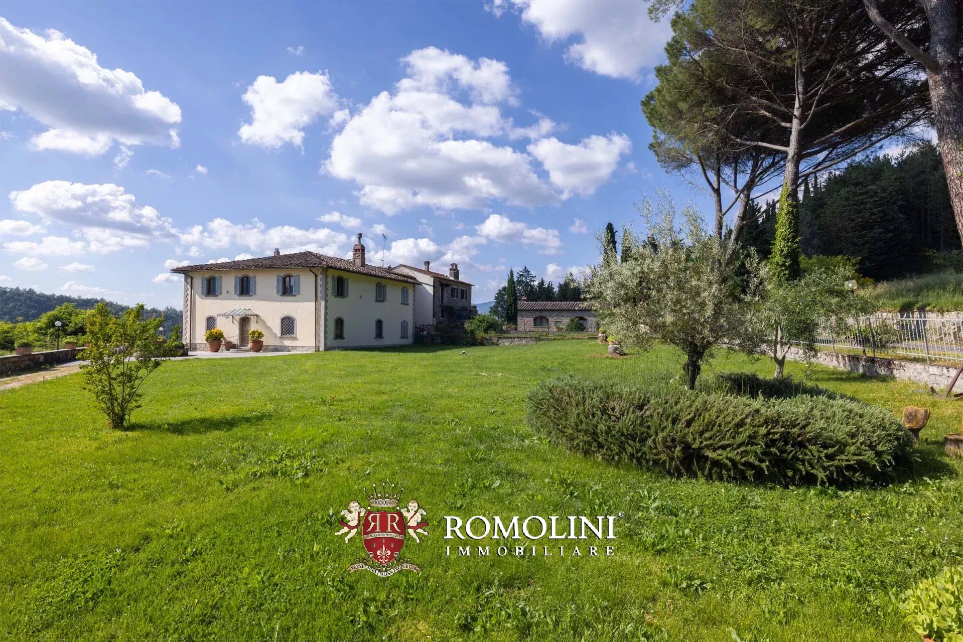14 Bedroom Vineyard's Image 11