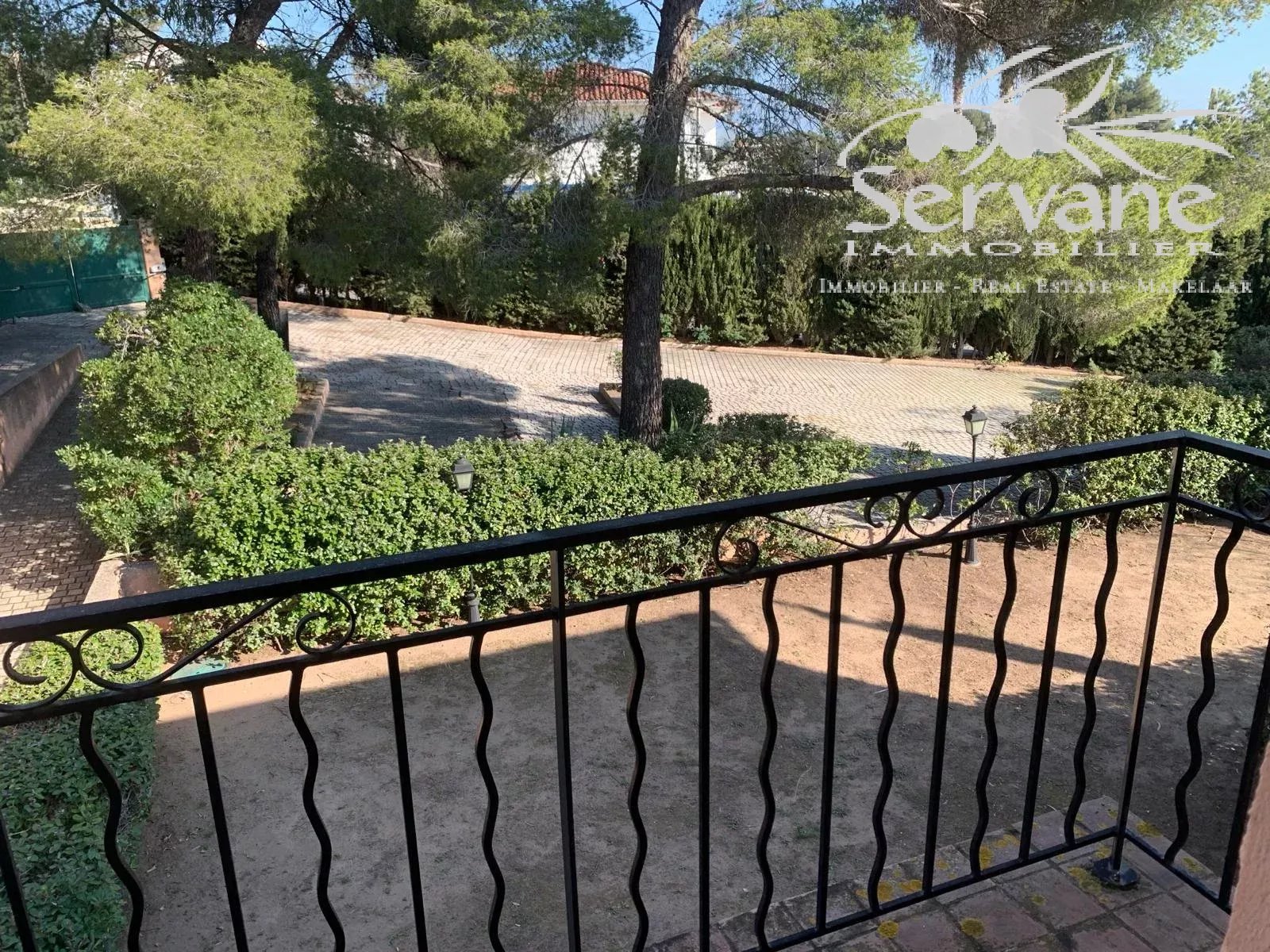 LES ISSAMBRES PROPERTY 10 BEDROOMS EN SUITE