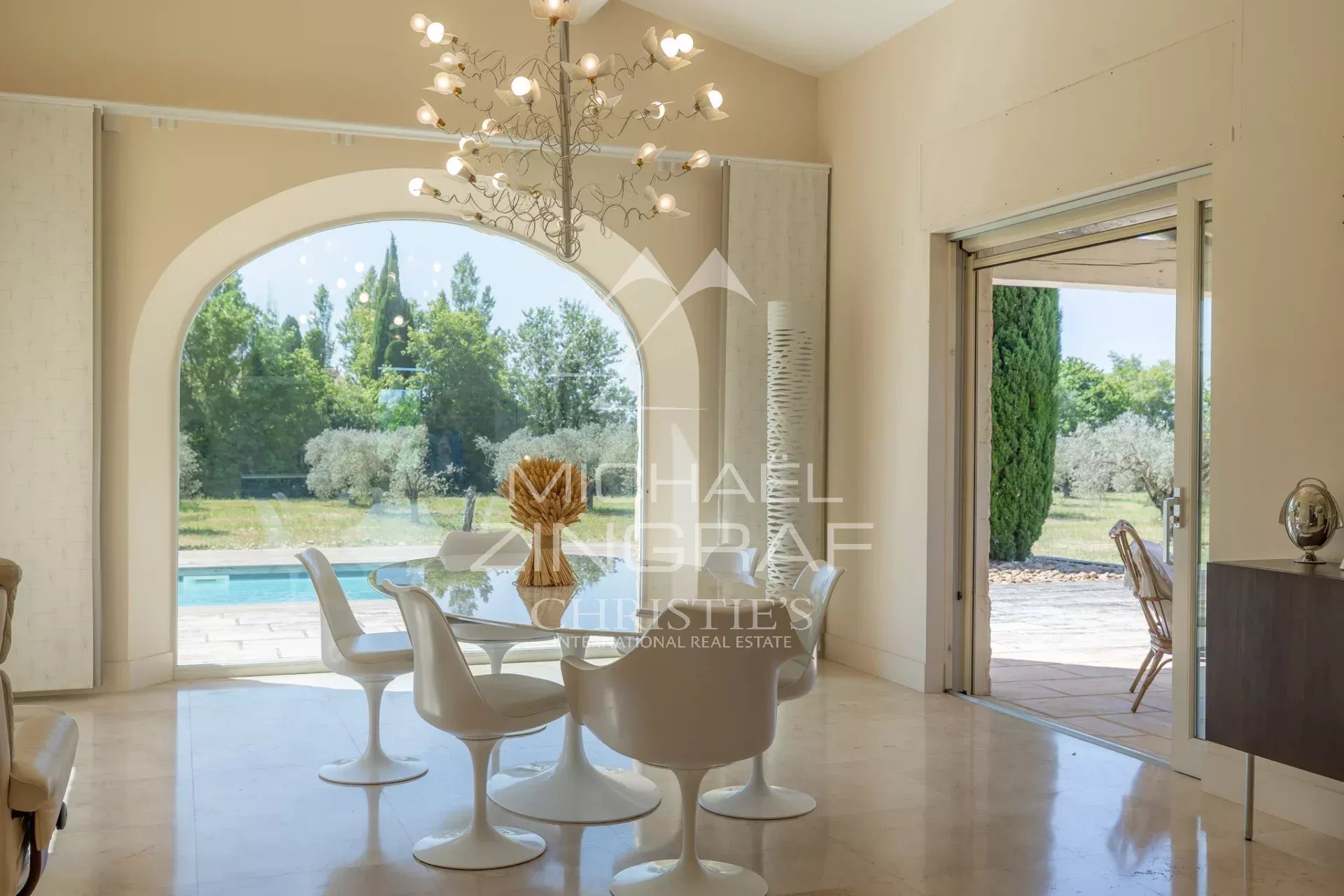 6 Bedroom Villa/Townhouse's Image 3
