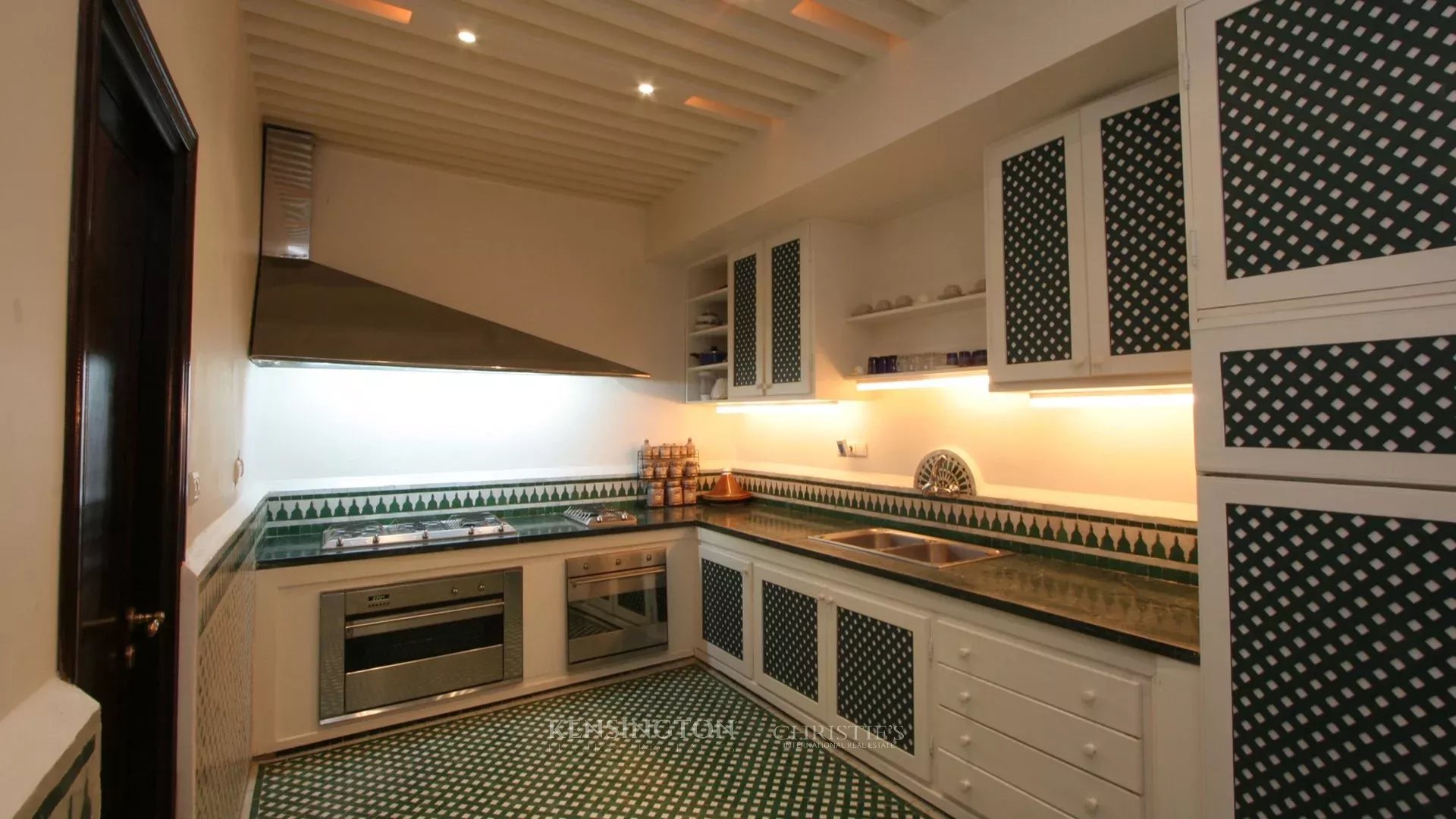 5 Bedroom Villa/Townhouse's Image 28