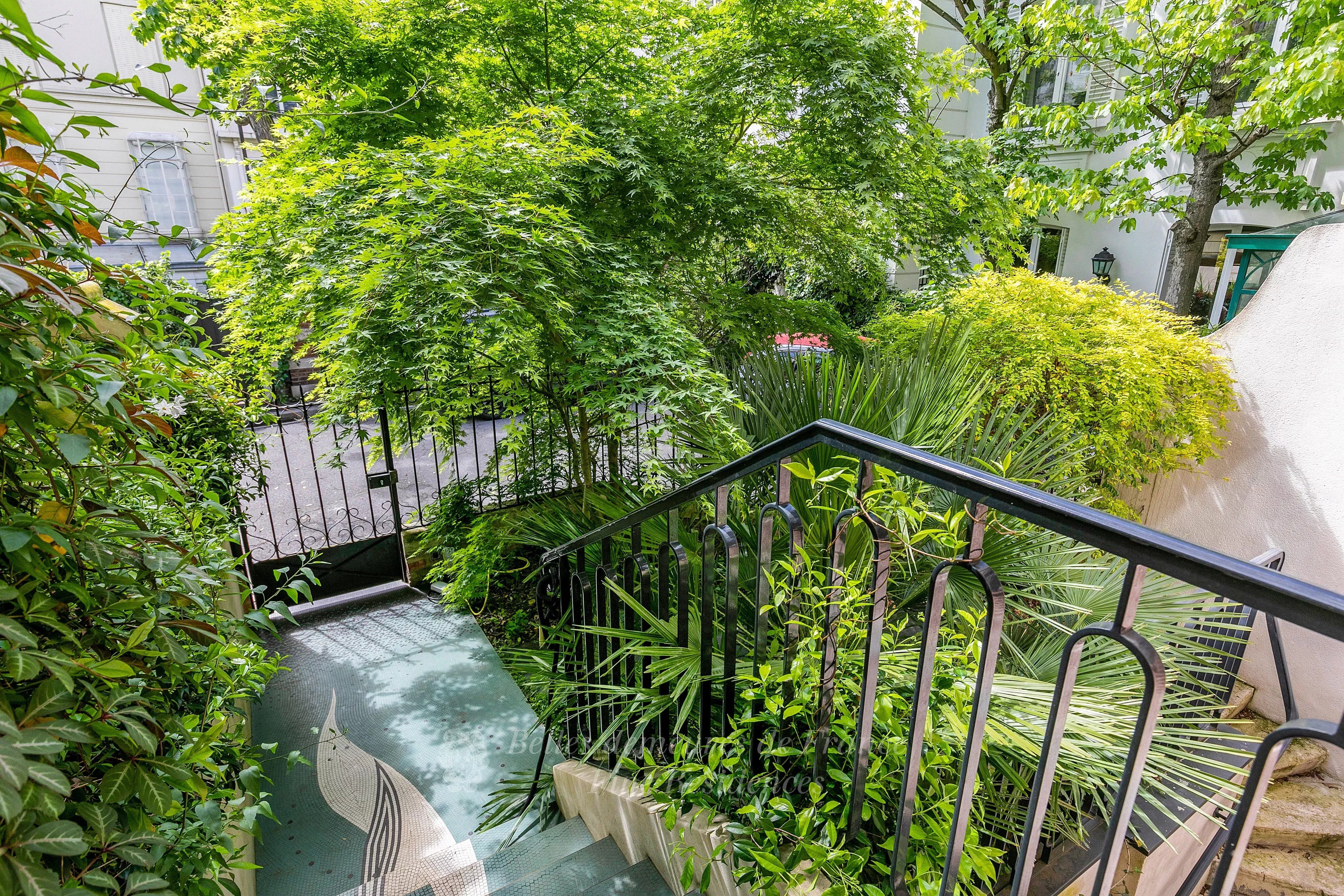 Paris 16th District –  A superb family home