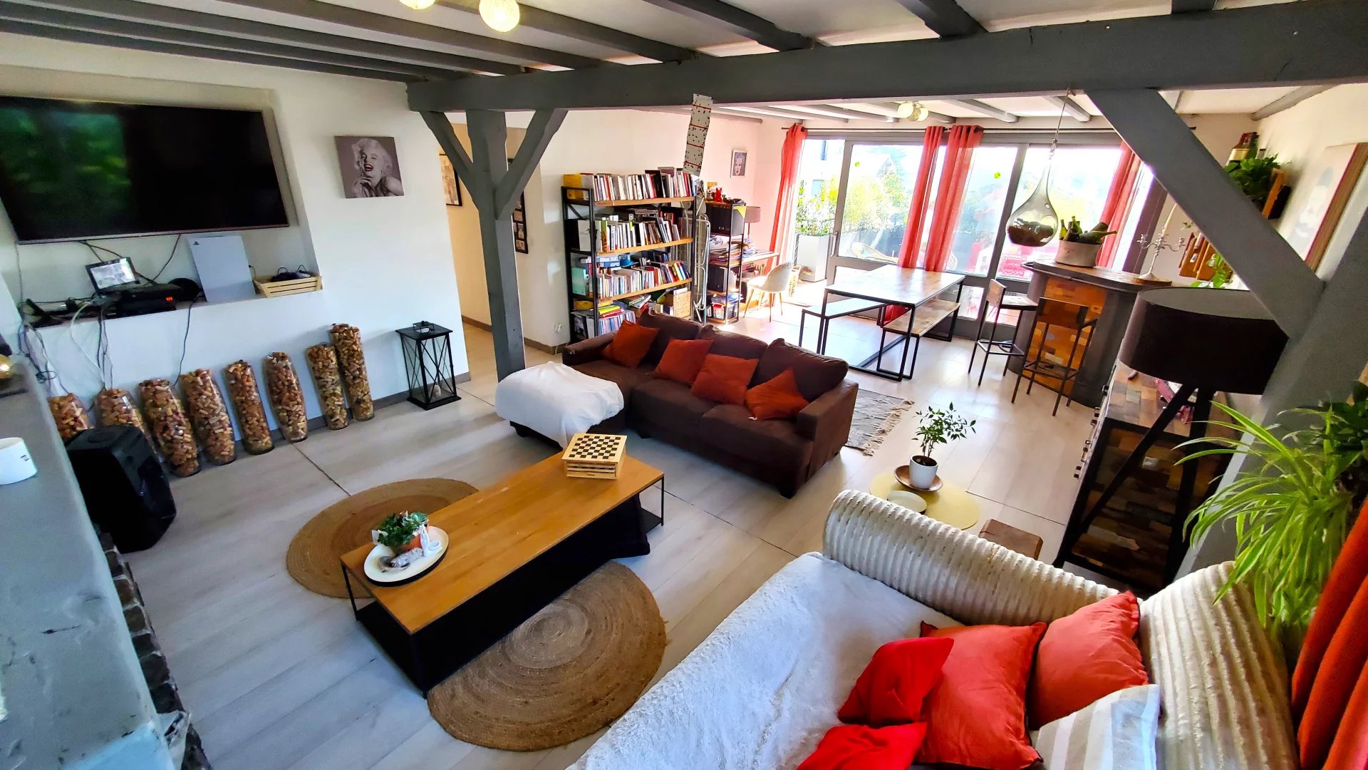 Maison avec Piscine et dépendance plain pied à terminer !